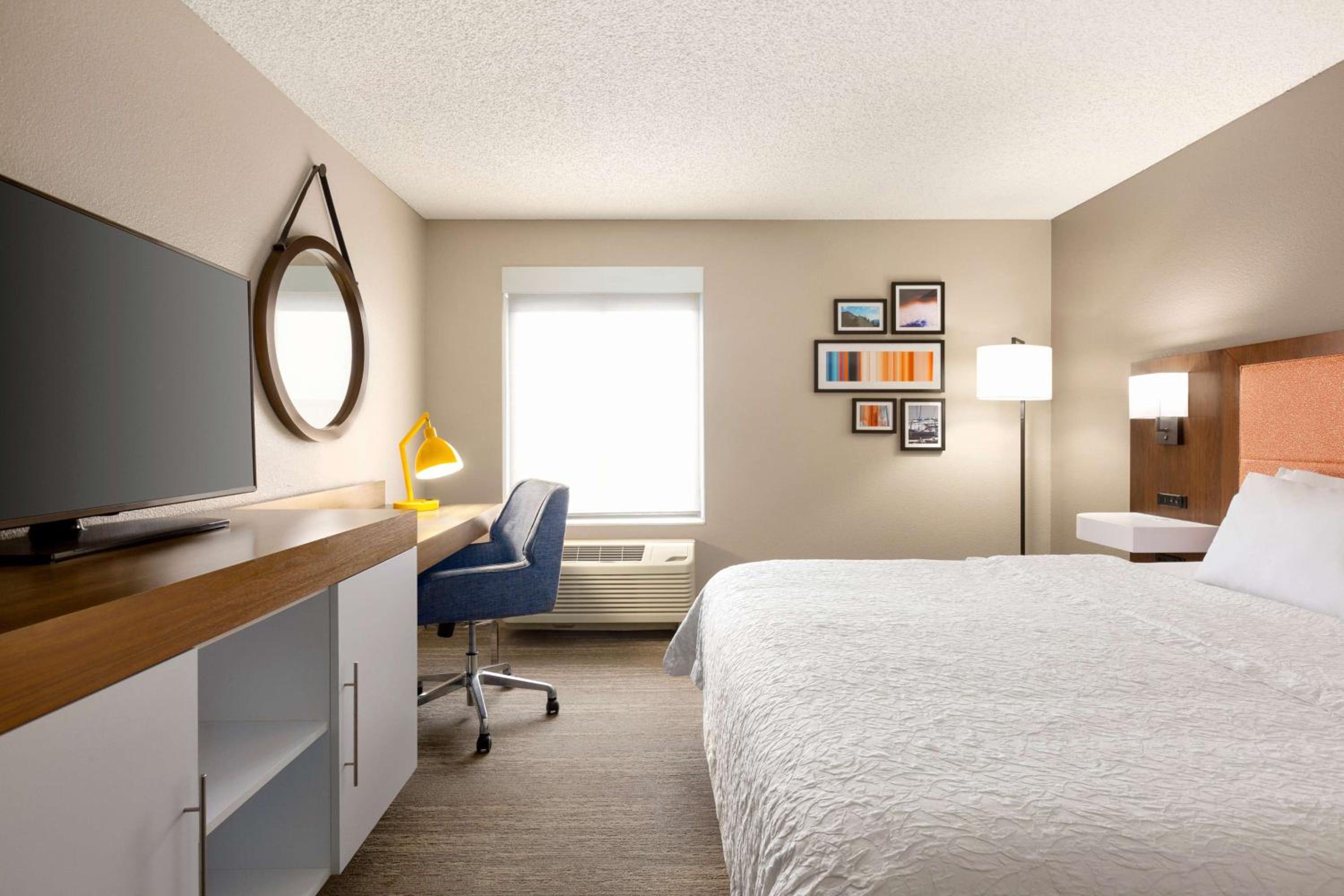 King Room - Mobility Access/Non-Smoking - Photo 6