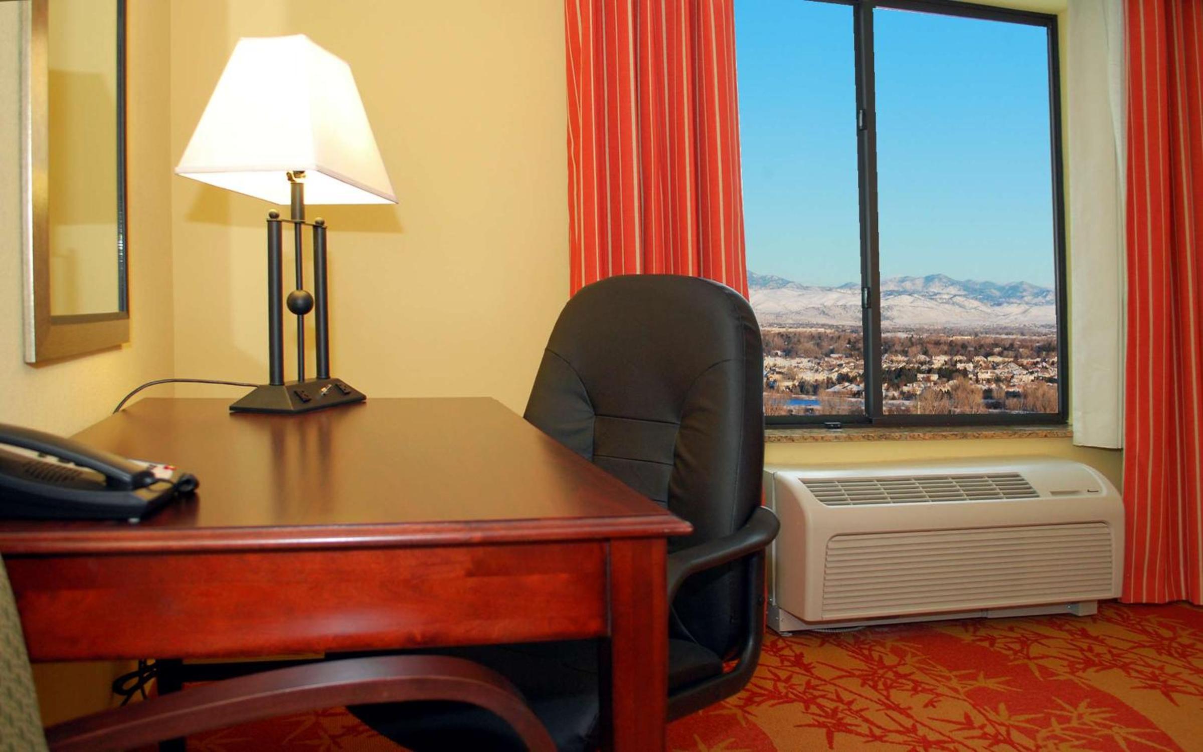 King Room with King Bed - Non-Smoking - Photo 6