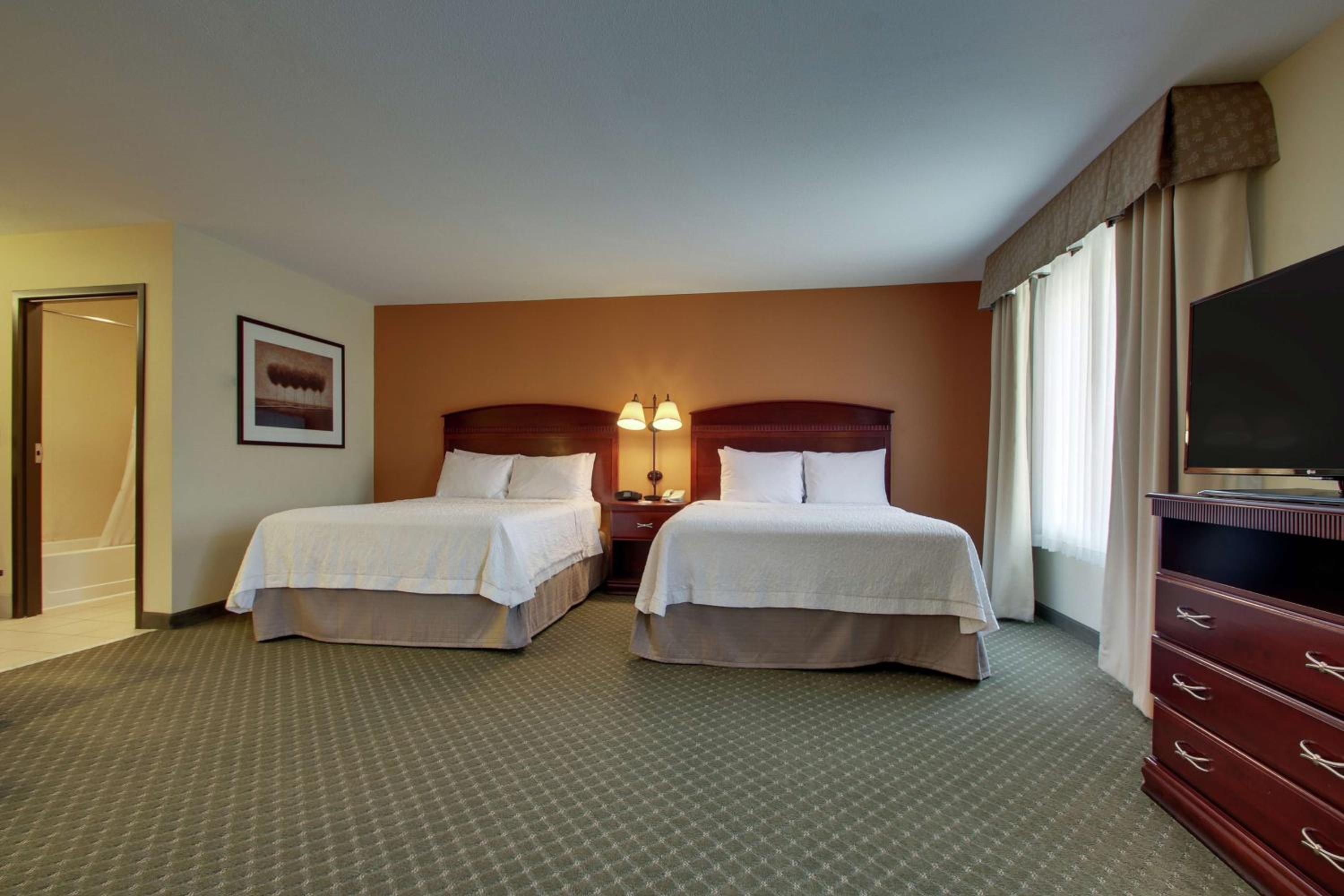 Queen Studio Suite with Two Queen Beds - Non-Smoking - Photo 1