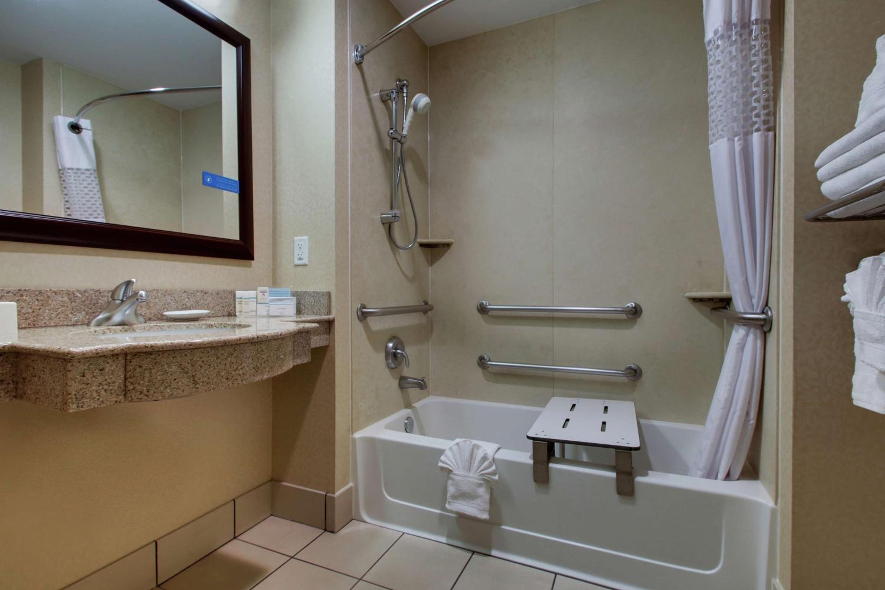 King Room - Mobility Access/Non-Smoking - Photo 4
