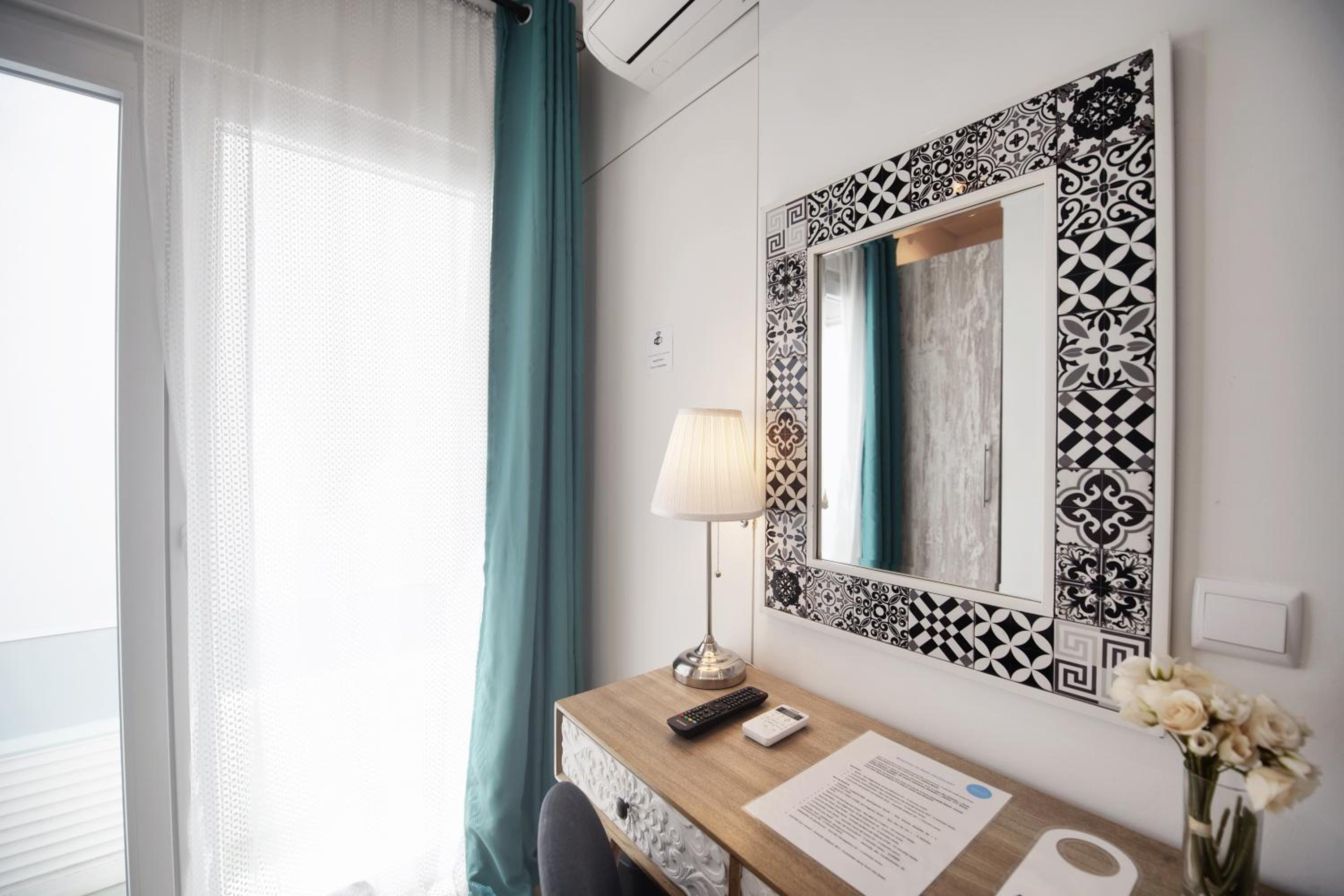 Double Room with Patio photo 2