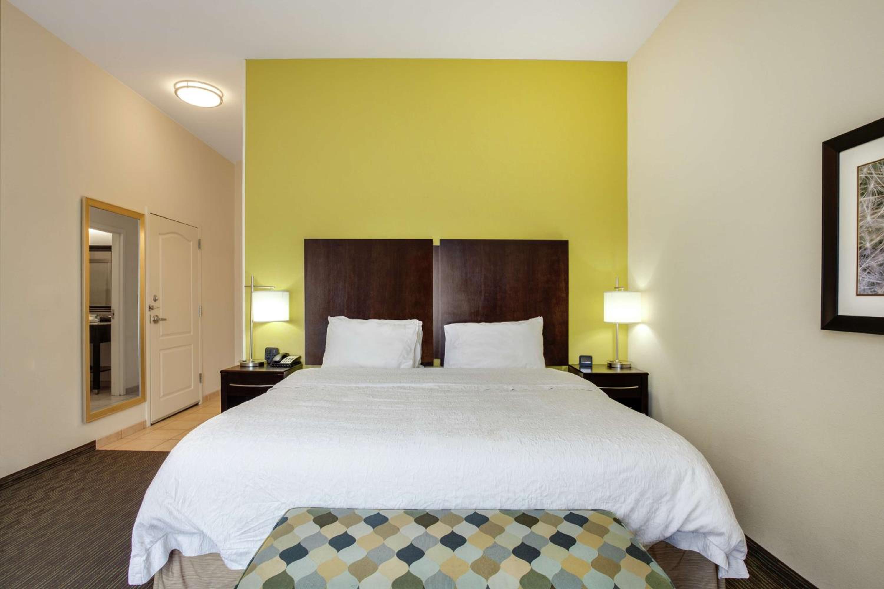 King Room - Non-Smoking - Photo 1