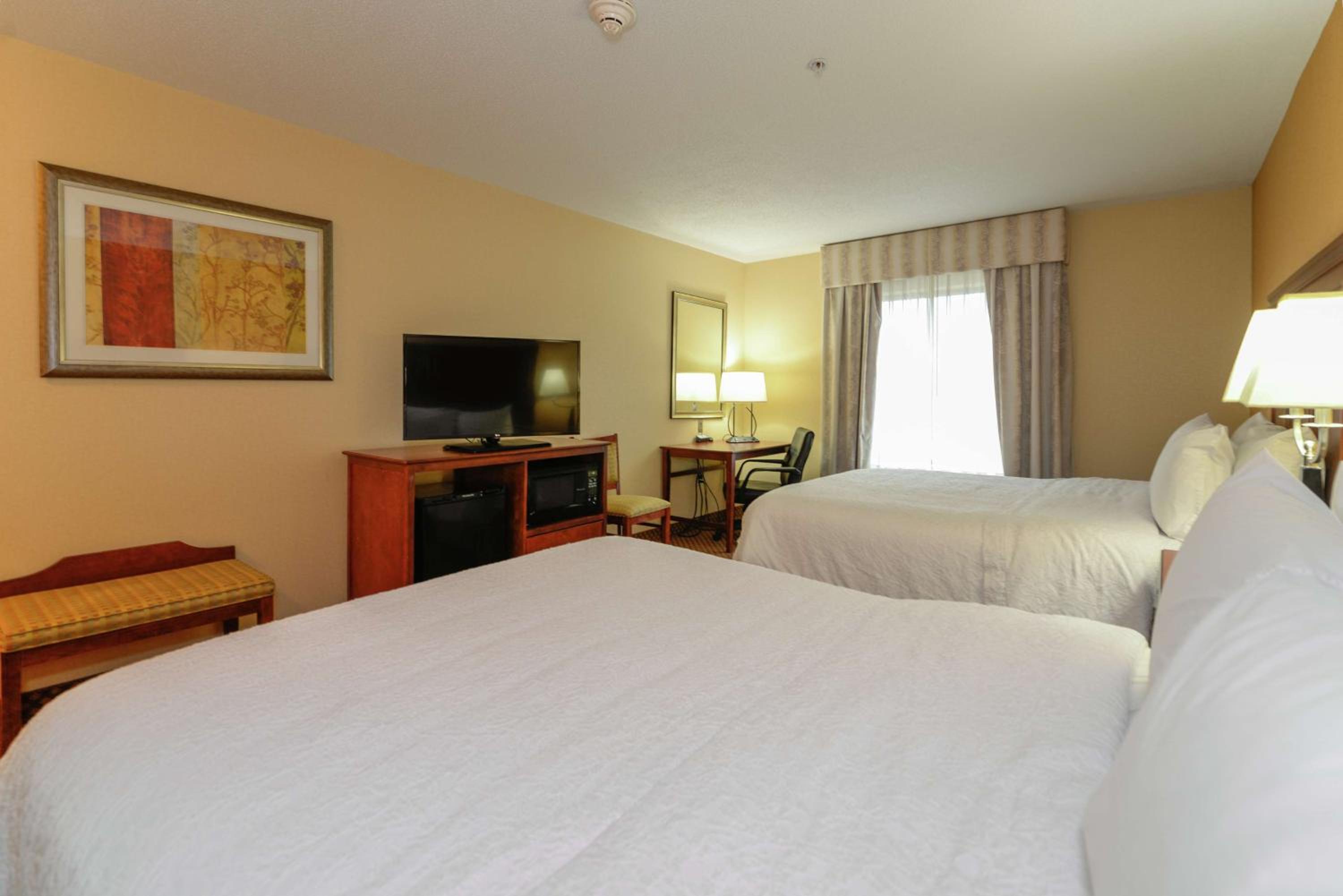 Queen Room with Two Queen Beds - Non-Smoking - Photo 1