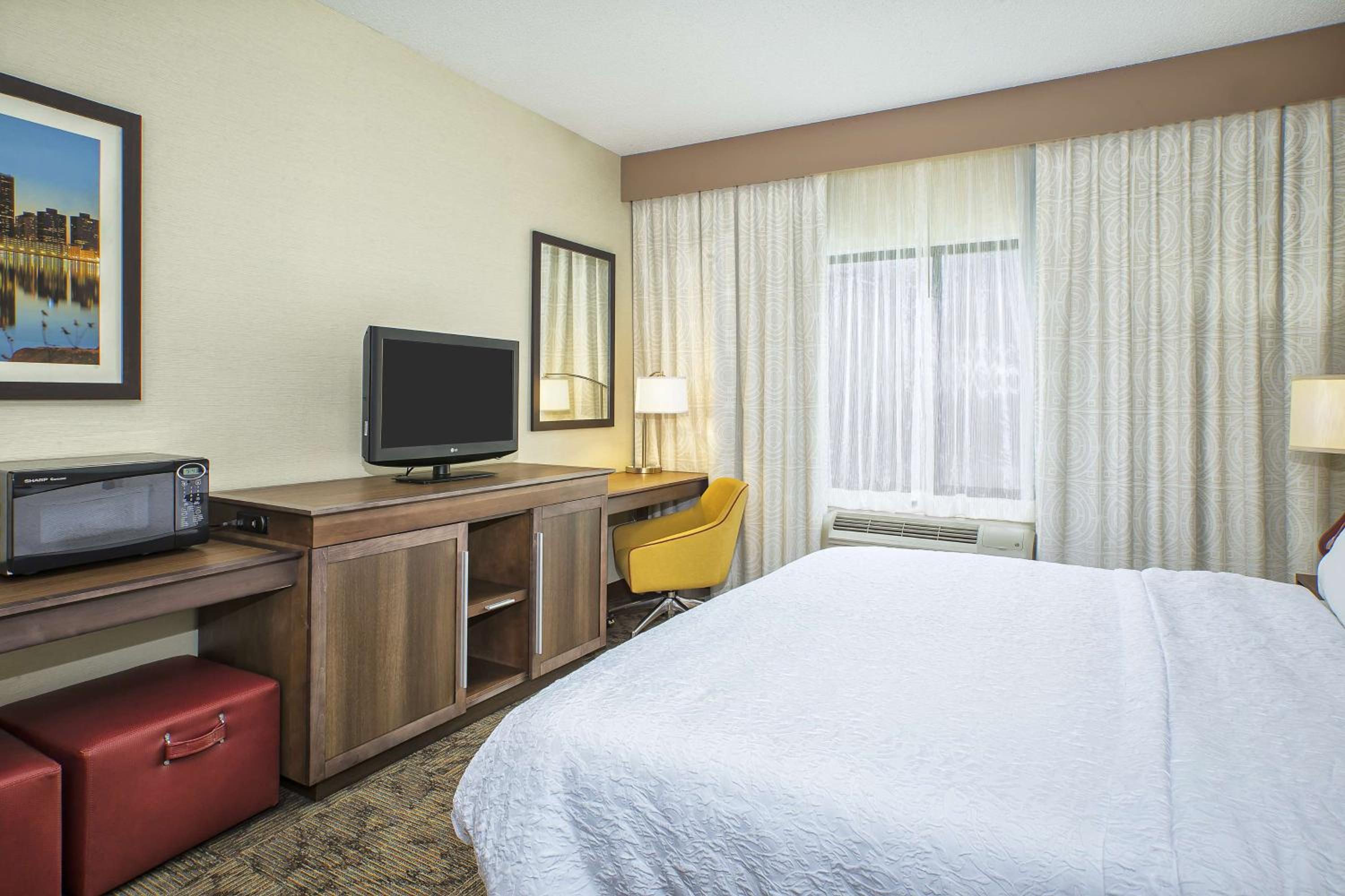 King Room with Tub - Mobility Accessible - Photo 1