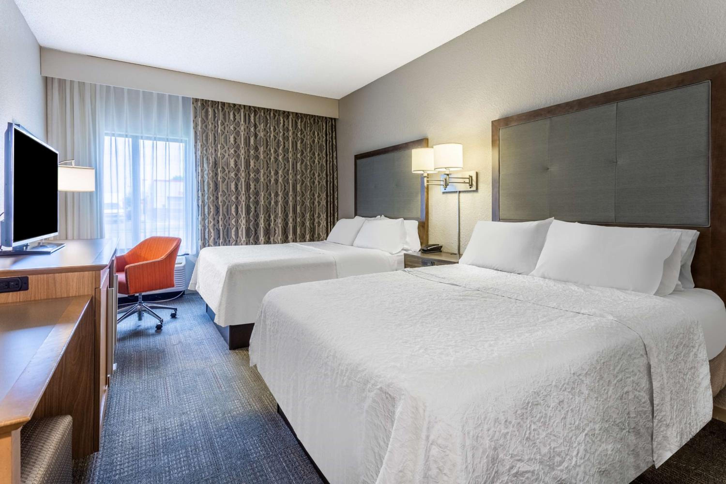 Room with Two Queen Beds - Non-Smoking - Photo 1