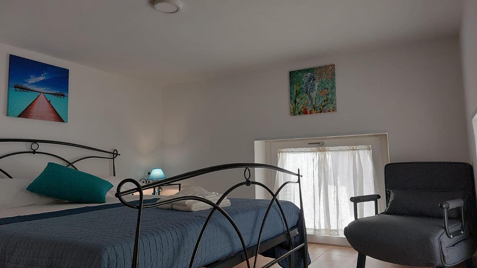 One-Bedroom Apartment photo 3
