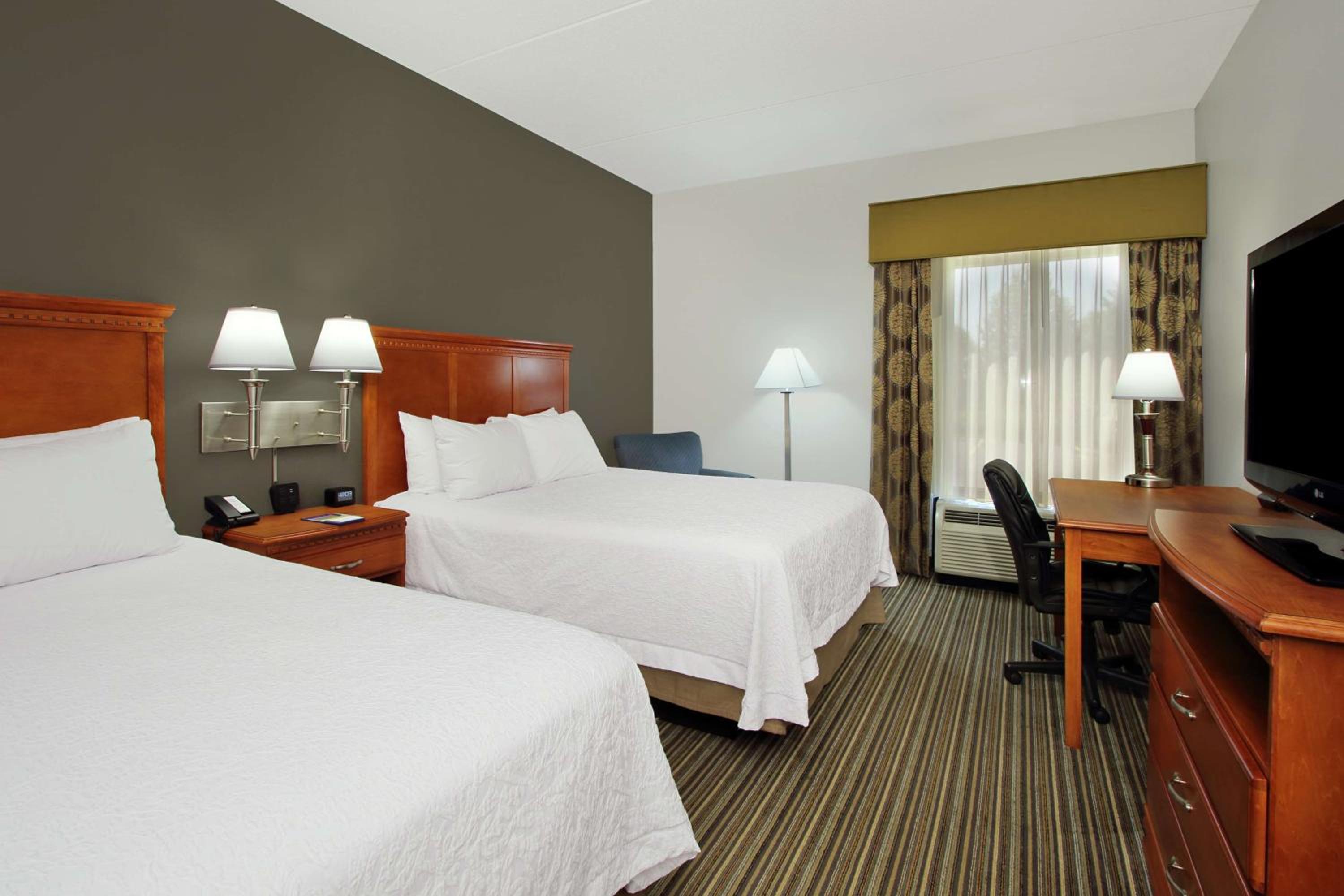 Room with Two Queen Beds - Non-Smoking - Photo 1