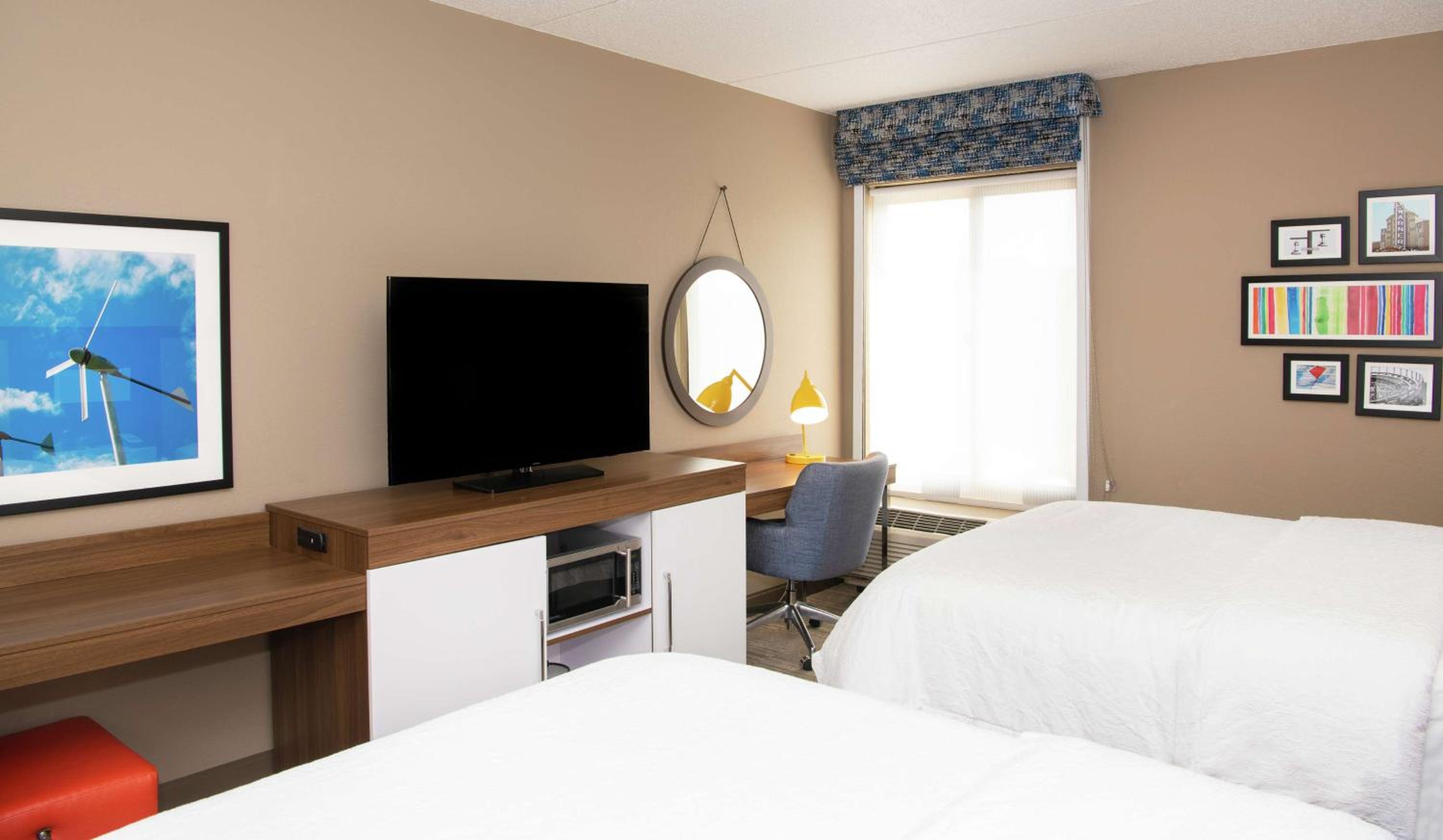 Non-Smoking Double Room -Desk - Photo 4