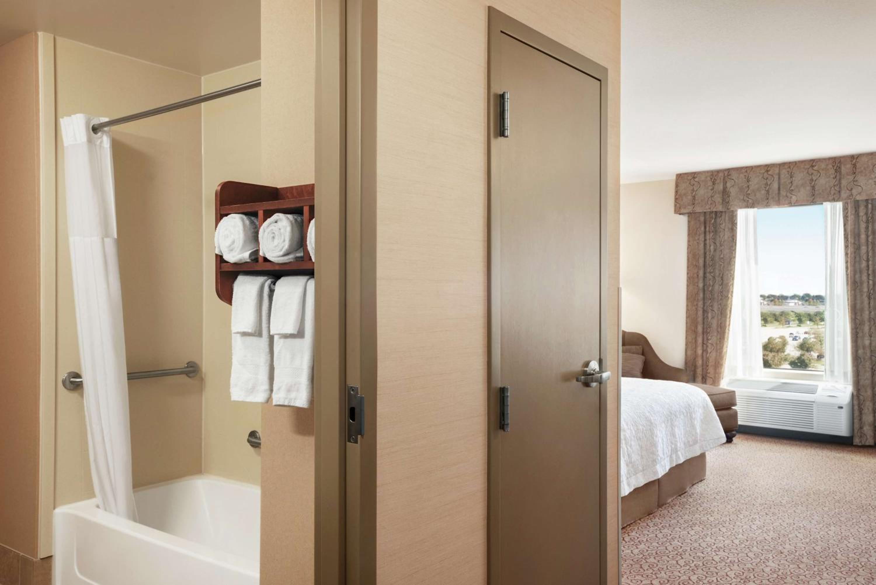 King Room - Mobility Access/Non-Smoking - Photo 2