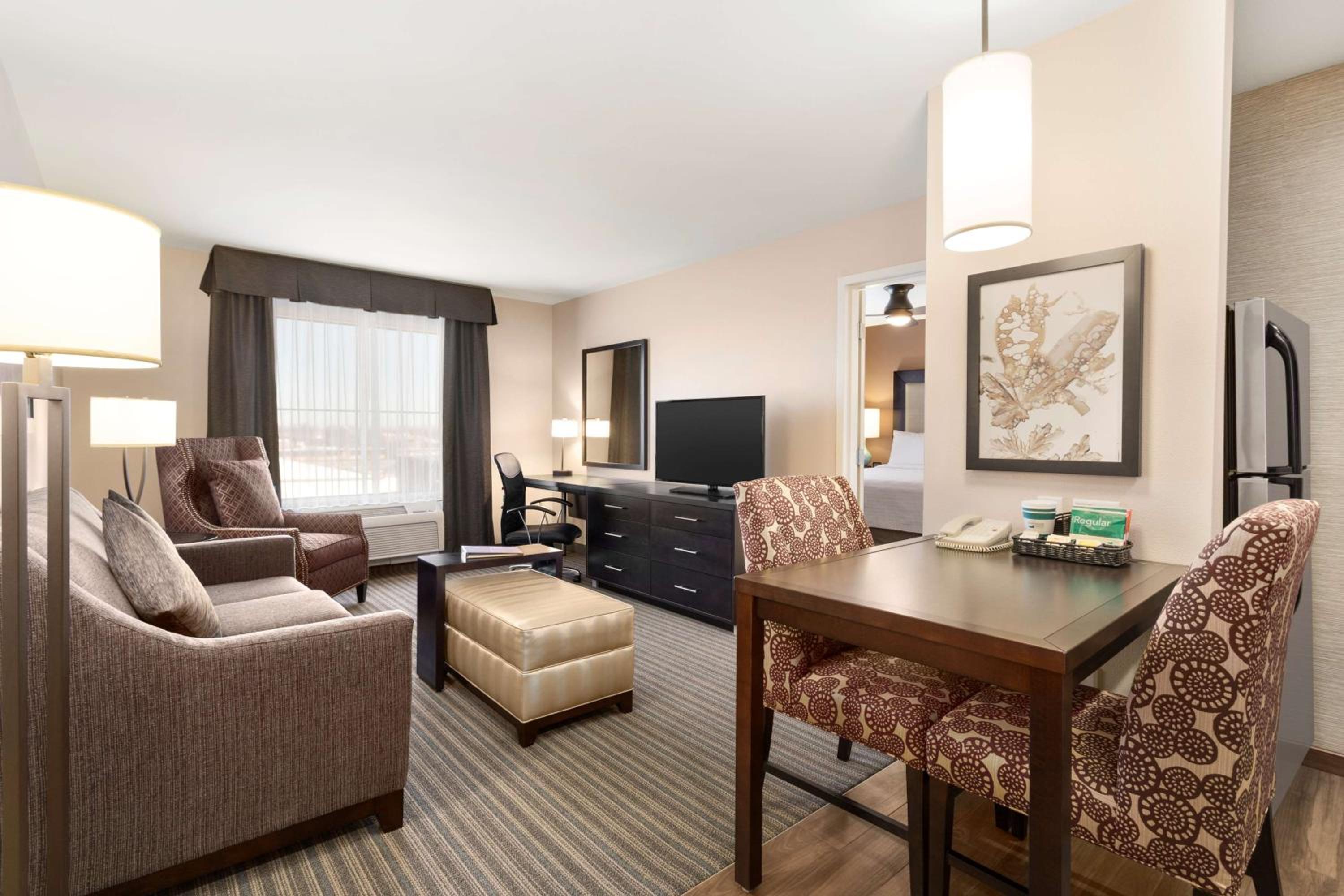 One-Bedroom King Suite - Non-Smoking - Photo 1