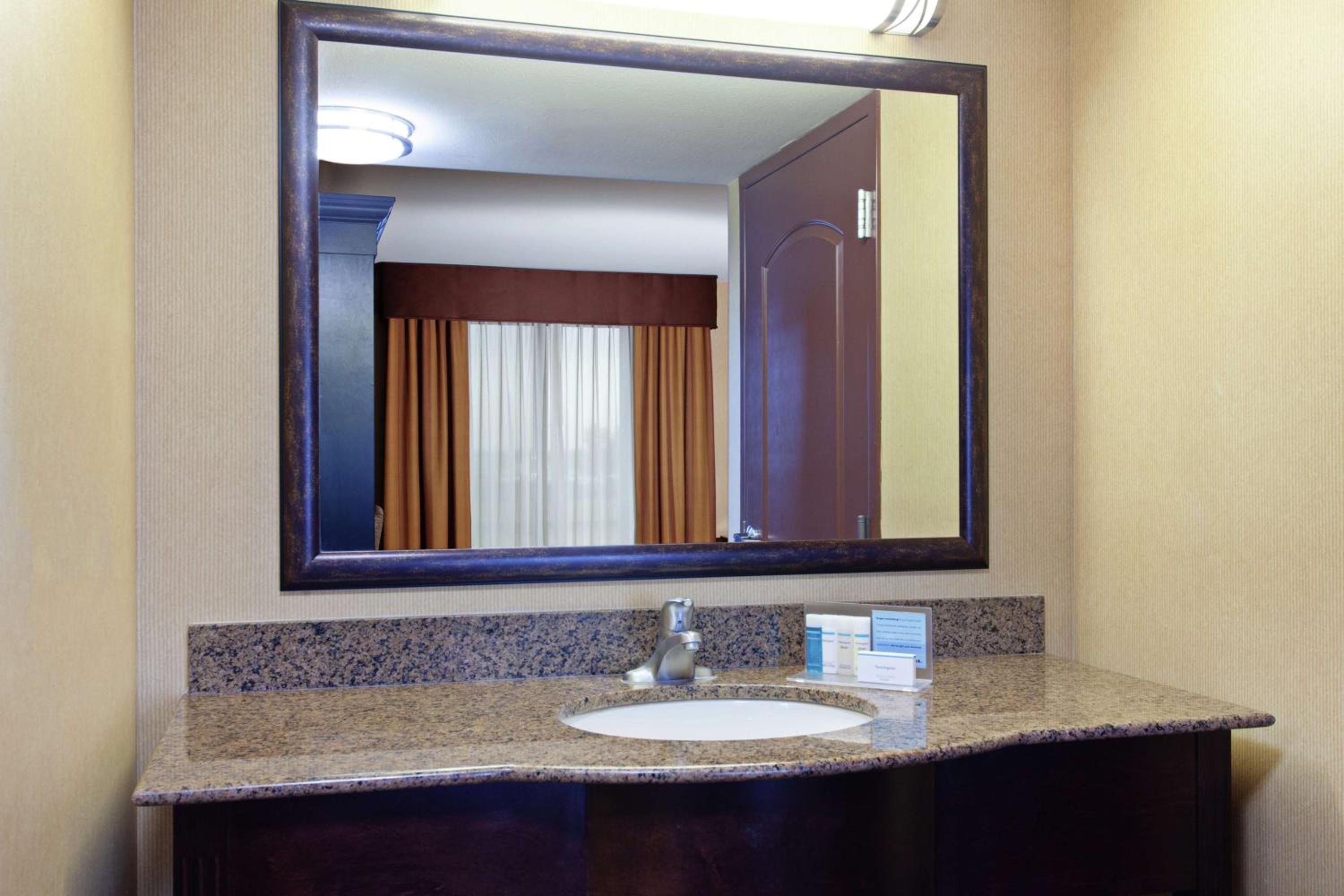 King Studio Suite - Non-Smoking - Photo 4