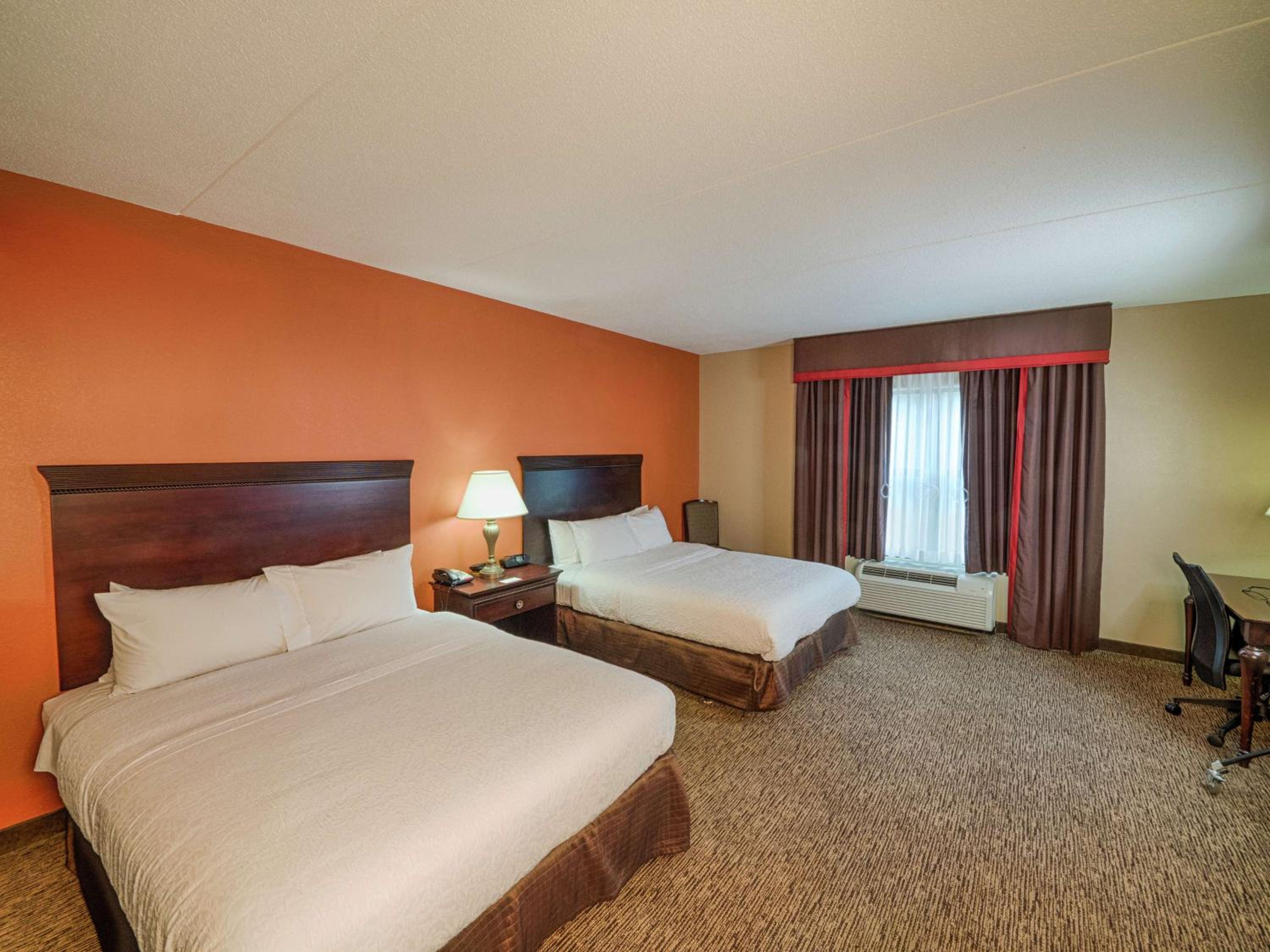 Queen Room with Two Queen Beds - Mobility Access/Non-Smoking - Photo 1