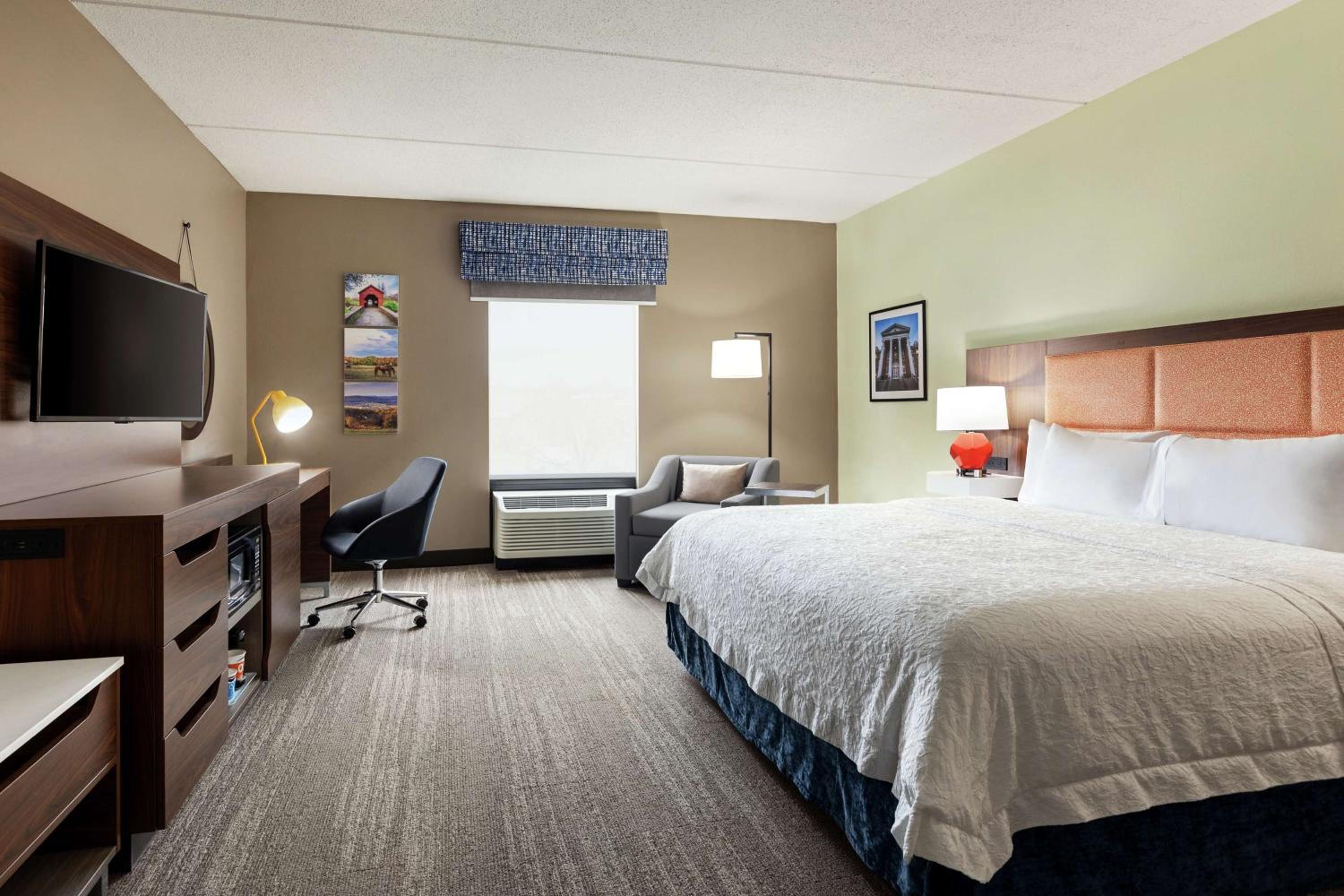 King Room - Hearing Accessible/Non-Smoking  - Photo 3