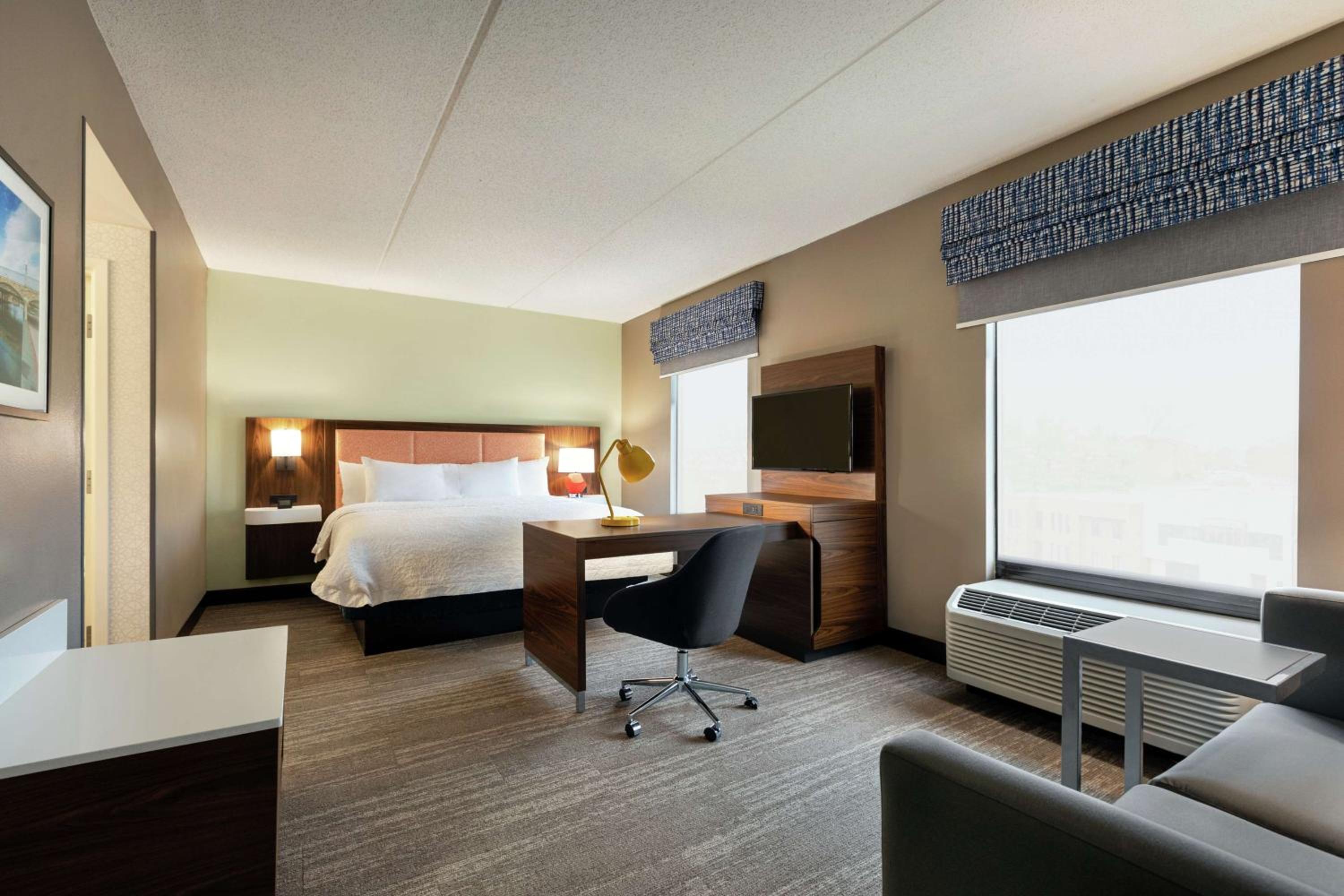 King Studio Suite - Non-Smoking - Photo 4