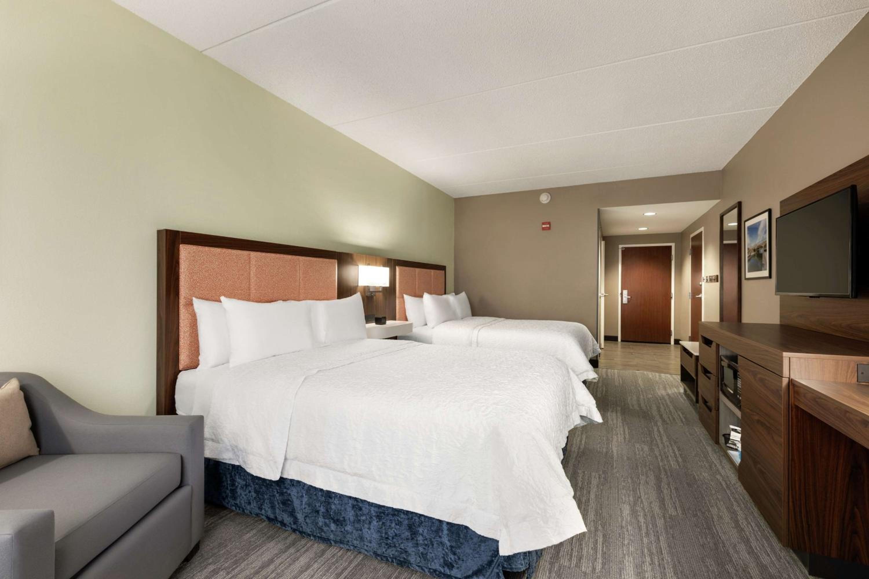 Room with Two Queen Beds - Non-Smoking
