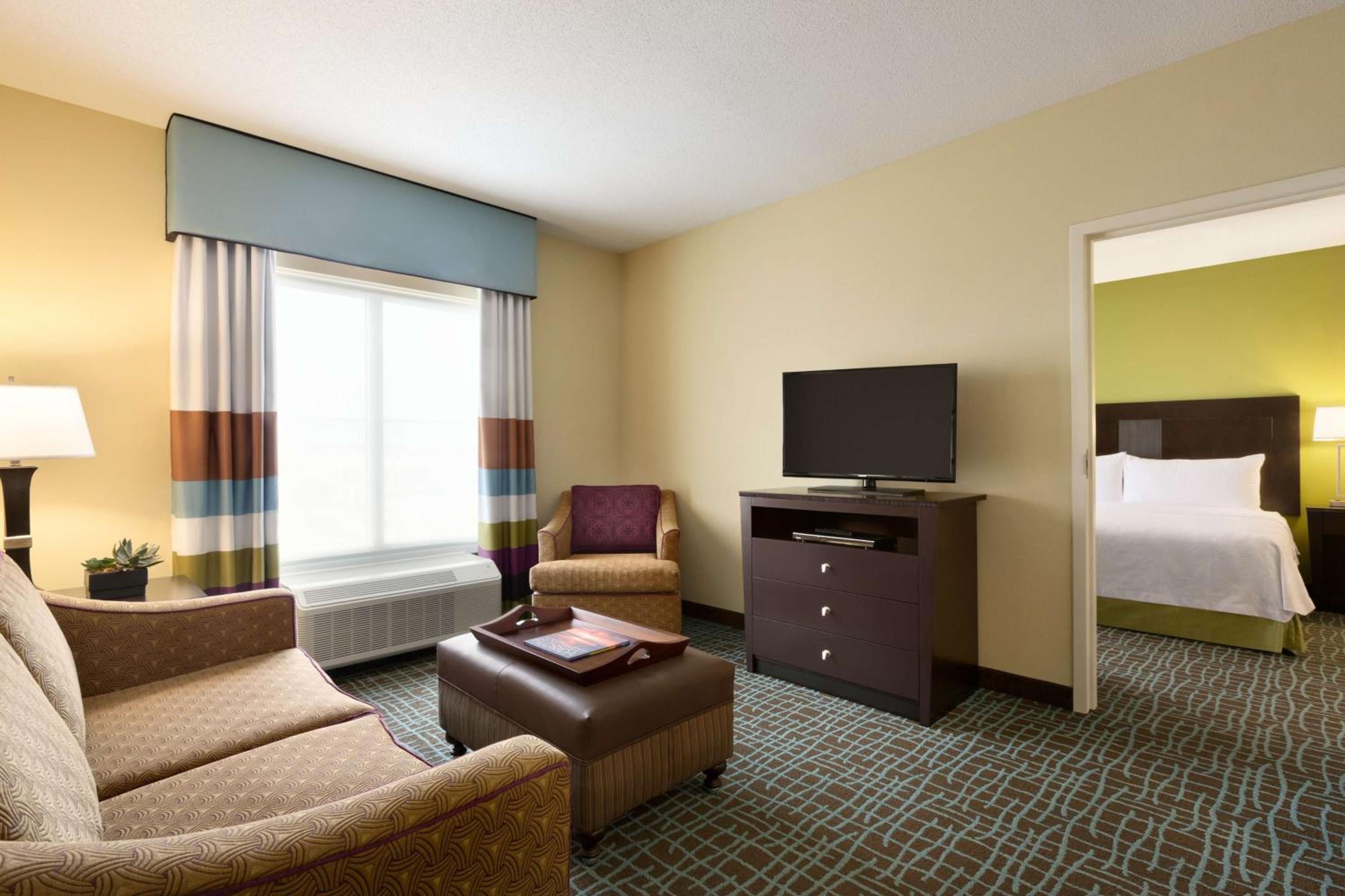 One-Bedroom King Suite - Non-Smoking - Photo 5
