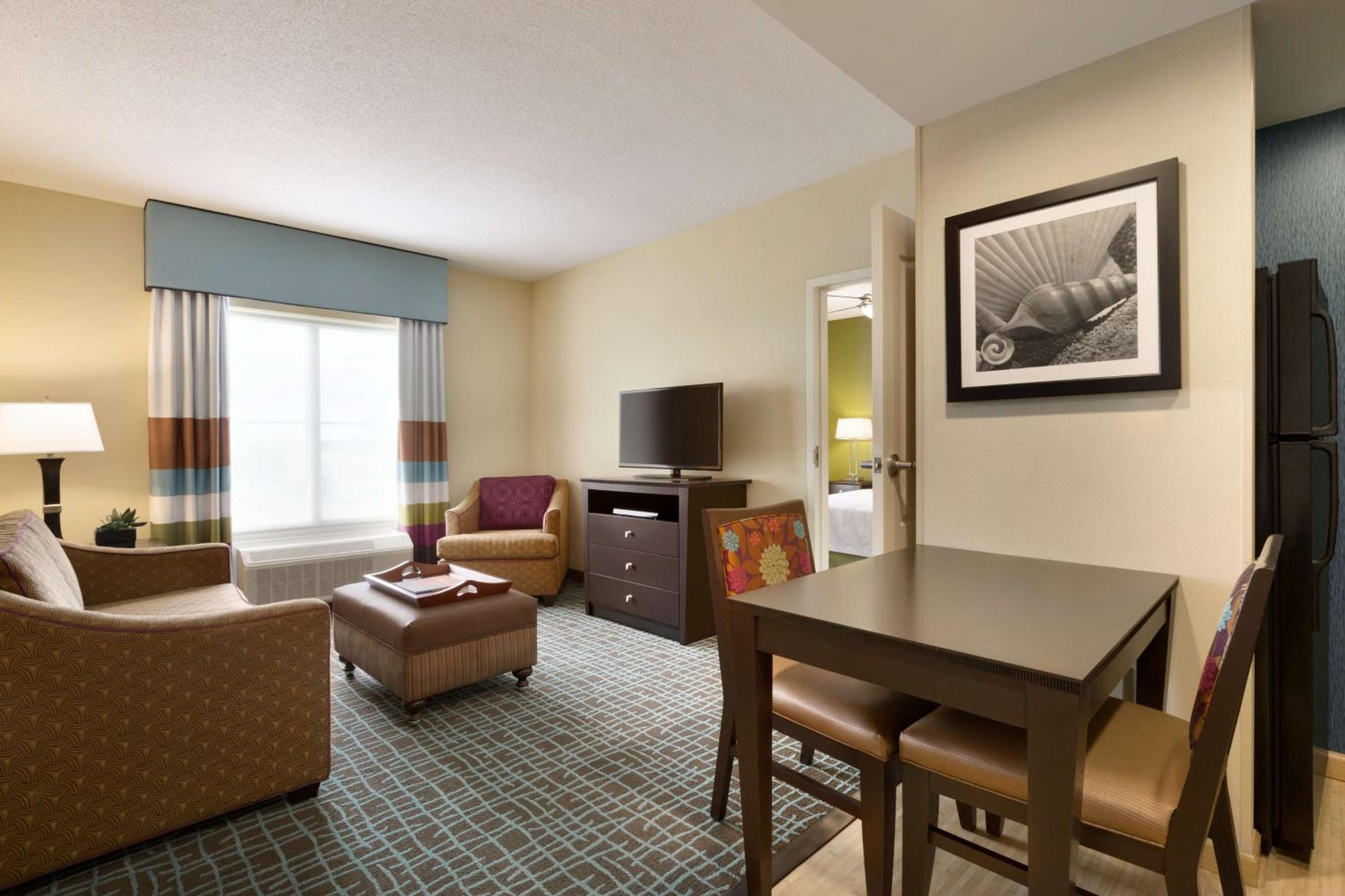 One-Bedroom King Suite - Non-Smoking - Photo 3