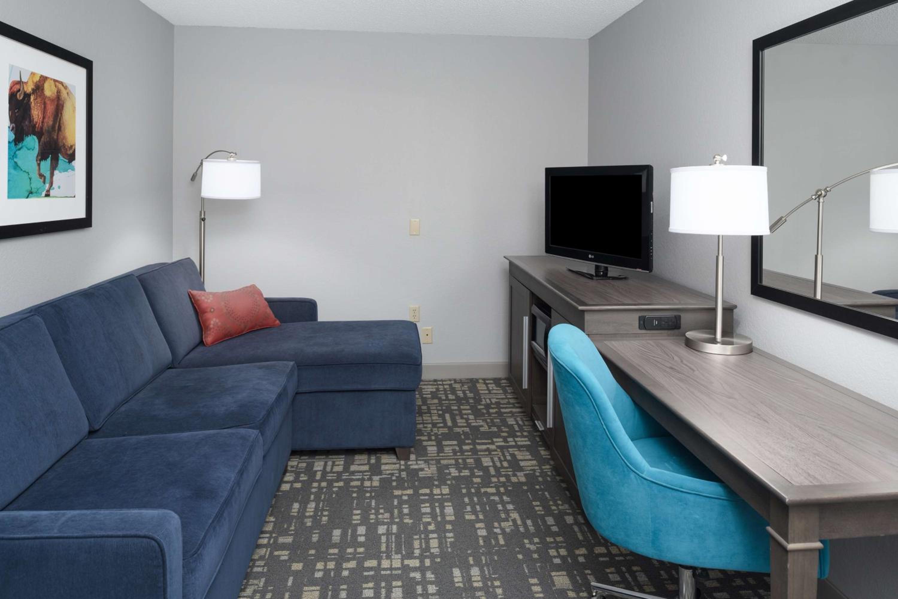 One-Bedroom King Suite - Non-Smoking - Photo 6