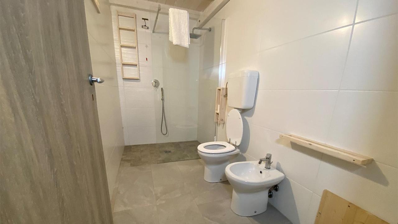 Triple Room with Private Bathroom photo 3