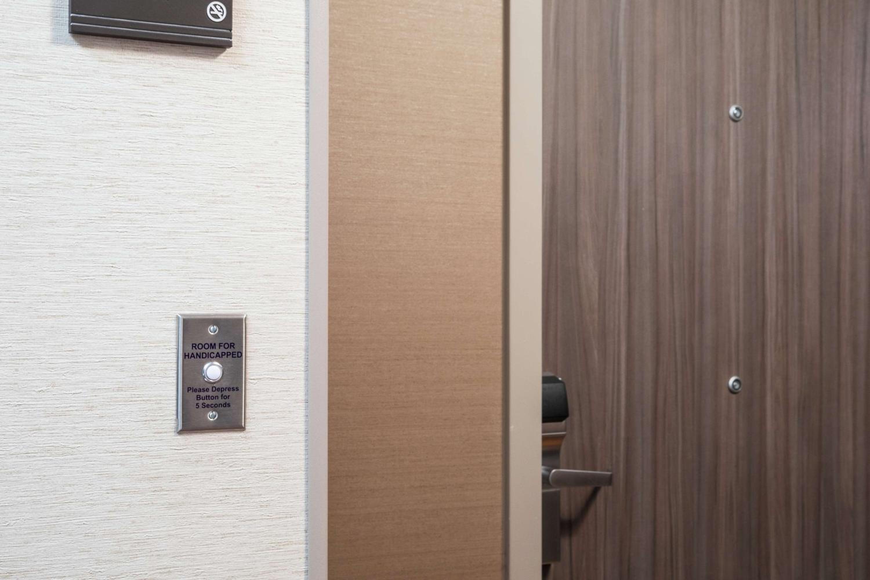 King Room - Hearing Access photo 2