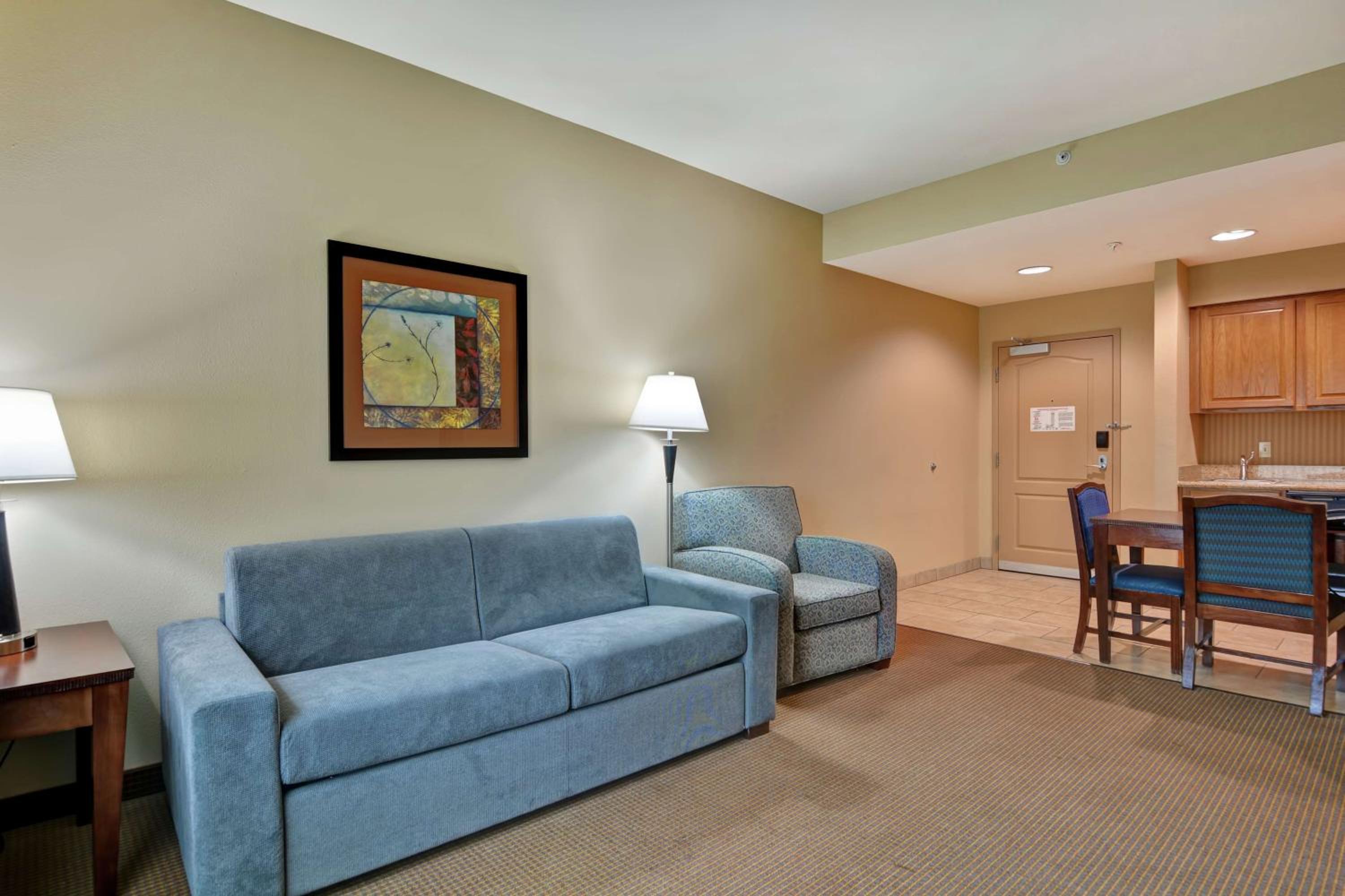 One-Bedroom King Room - Mobility Accessible - Photo 3