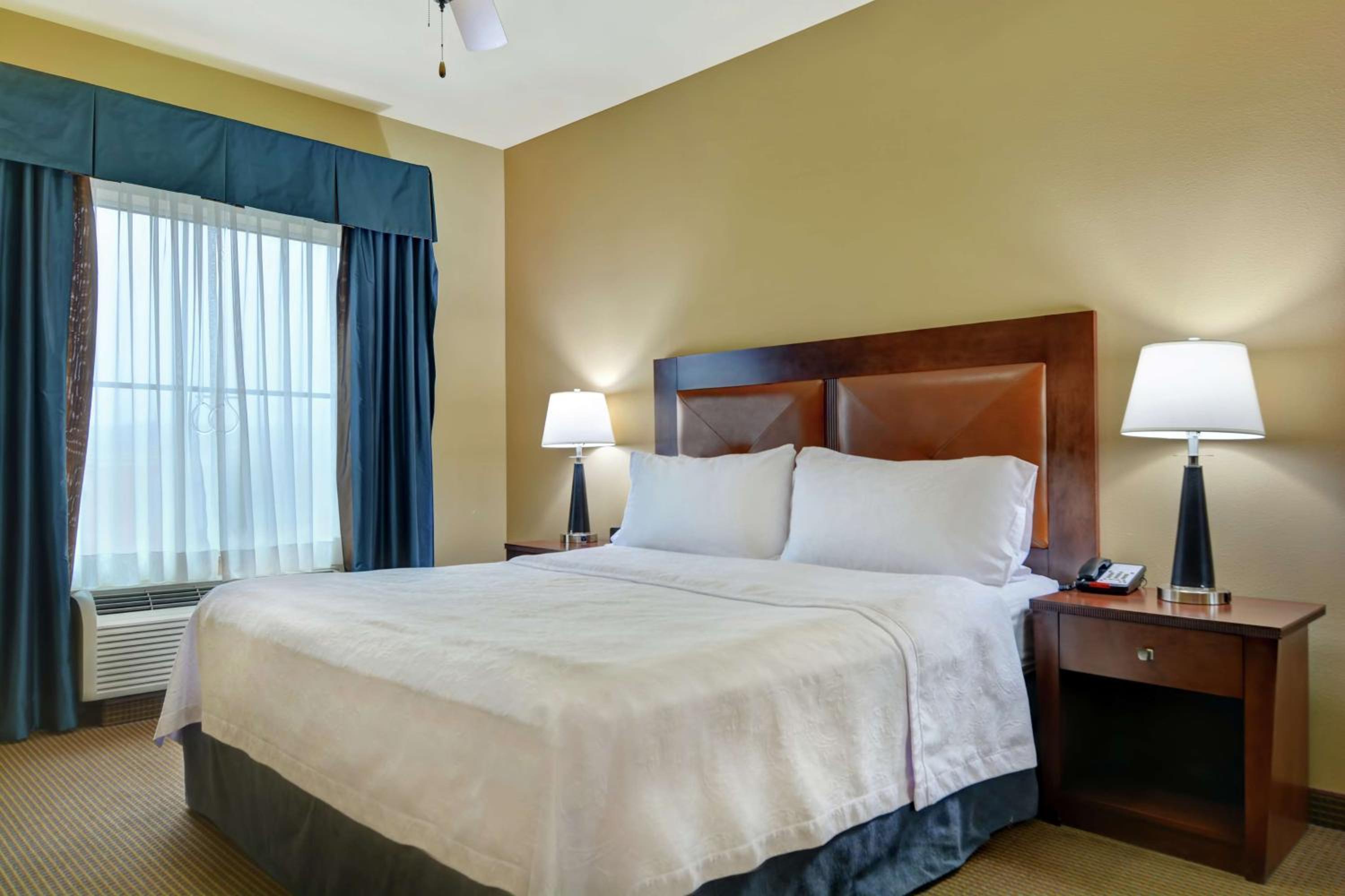 One-Bedroom King Suite - Non-Smoking - Photo 1
