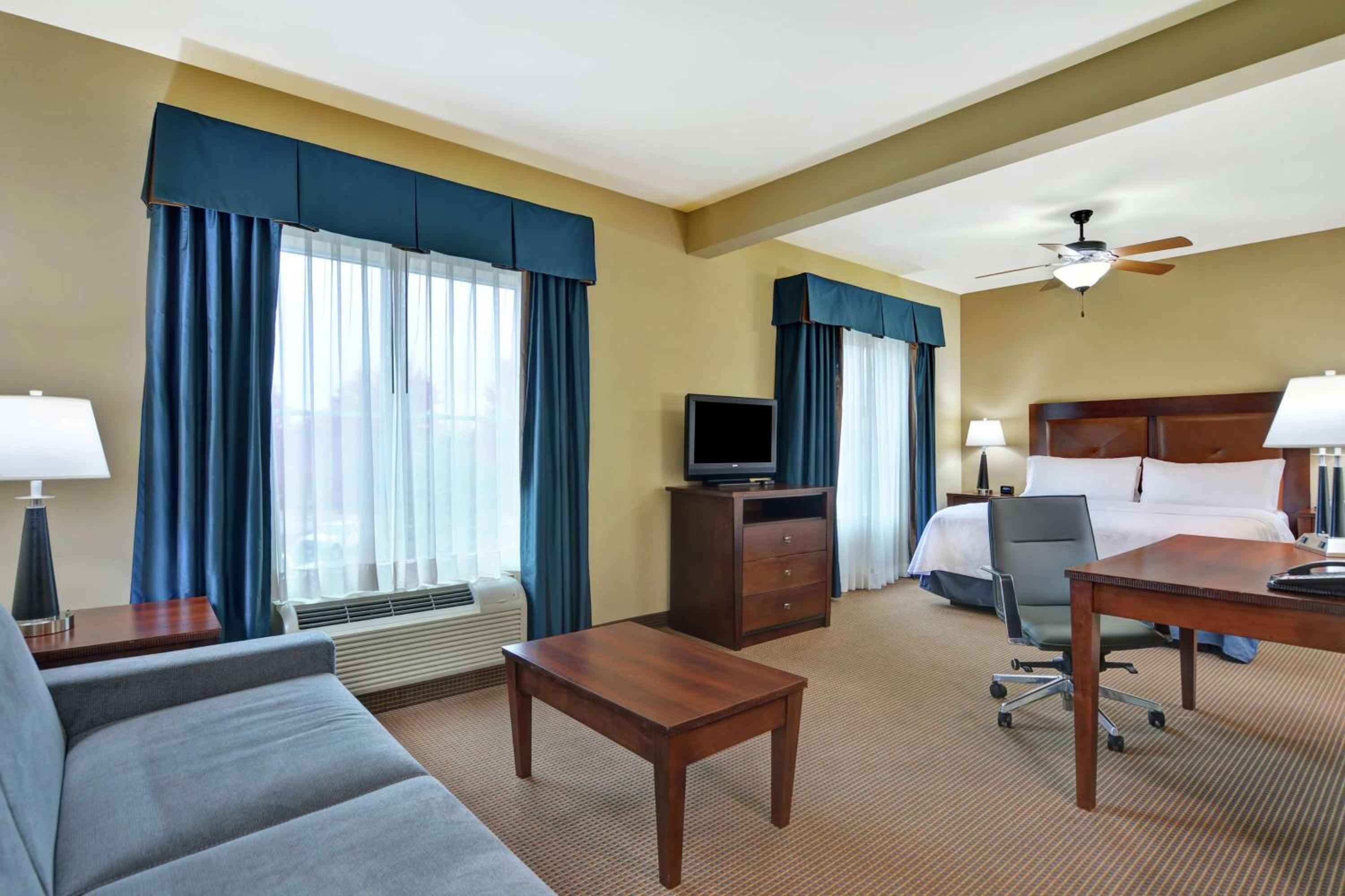 King Studio Suite - Non-Smoking - Photo 2