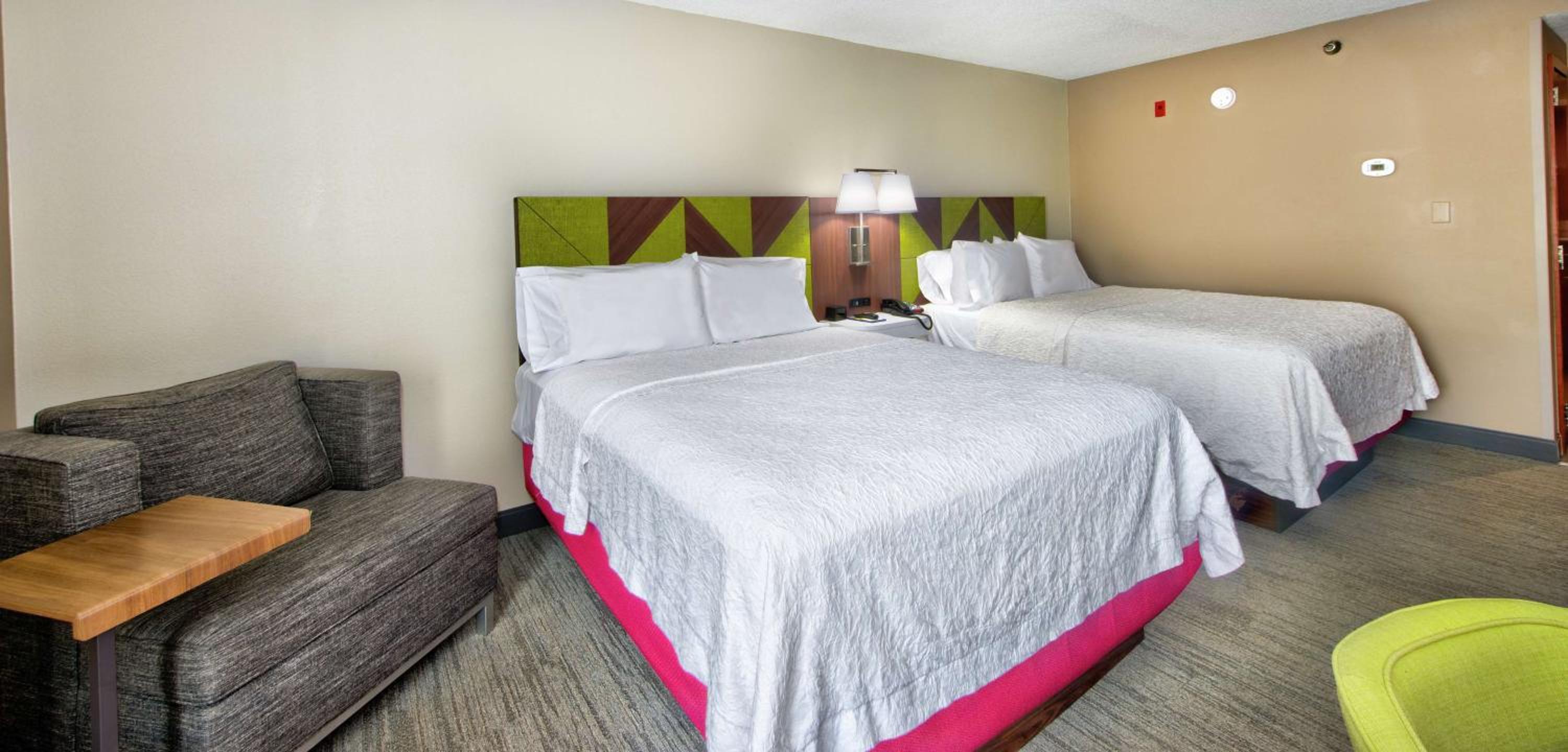 Room with Two Queen Beds - Non-Smoking - Photo 1