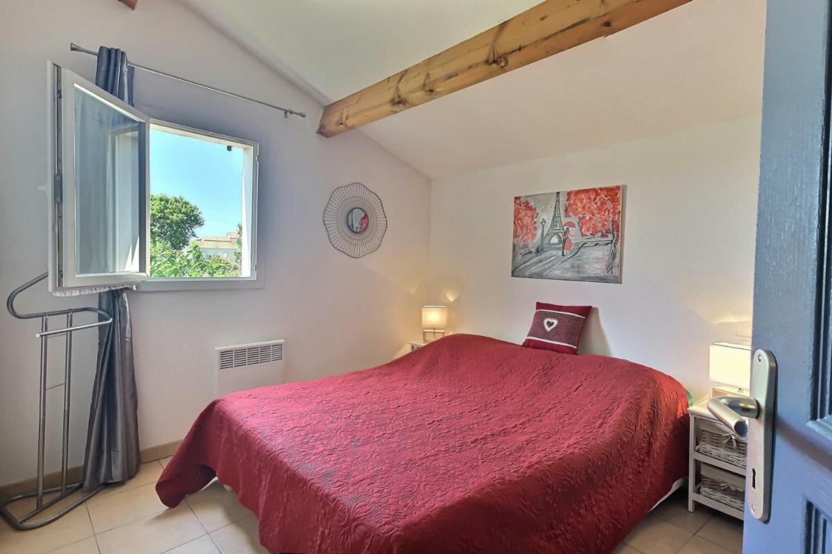 Two-Bedroom House photo 3