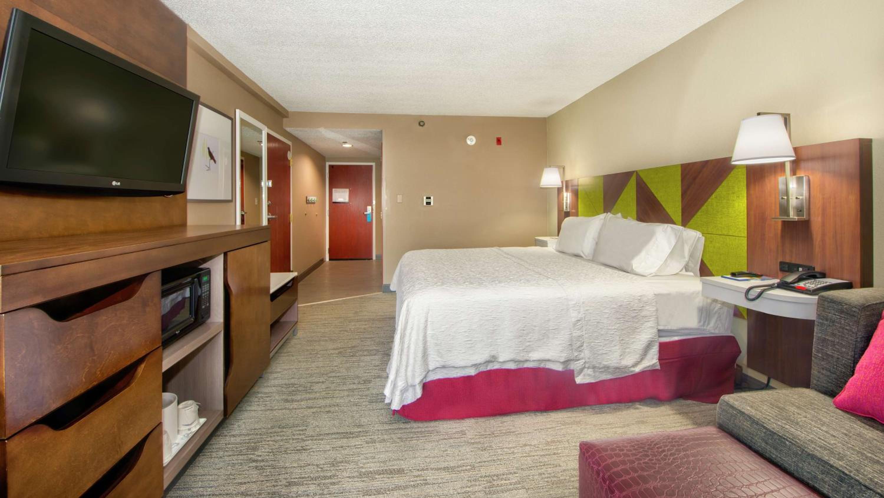 King Room with Sofa Bed - Mobility Access/Non-Smoking - Photo 2