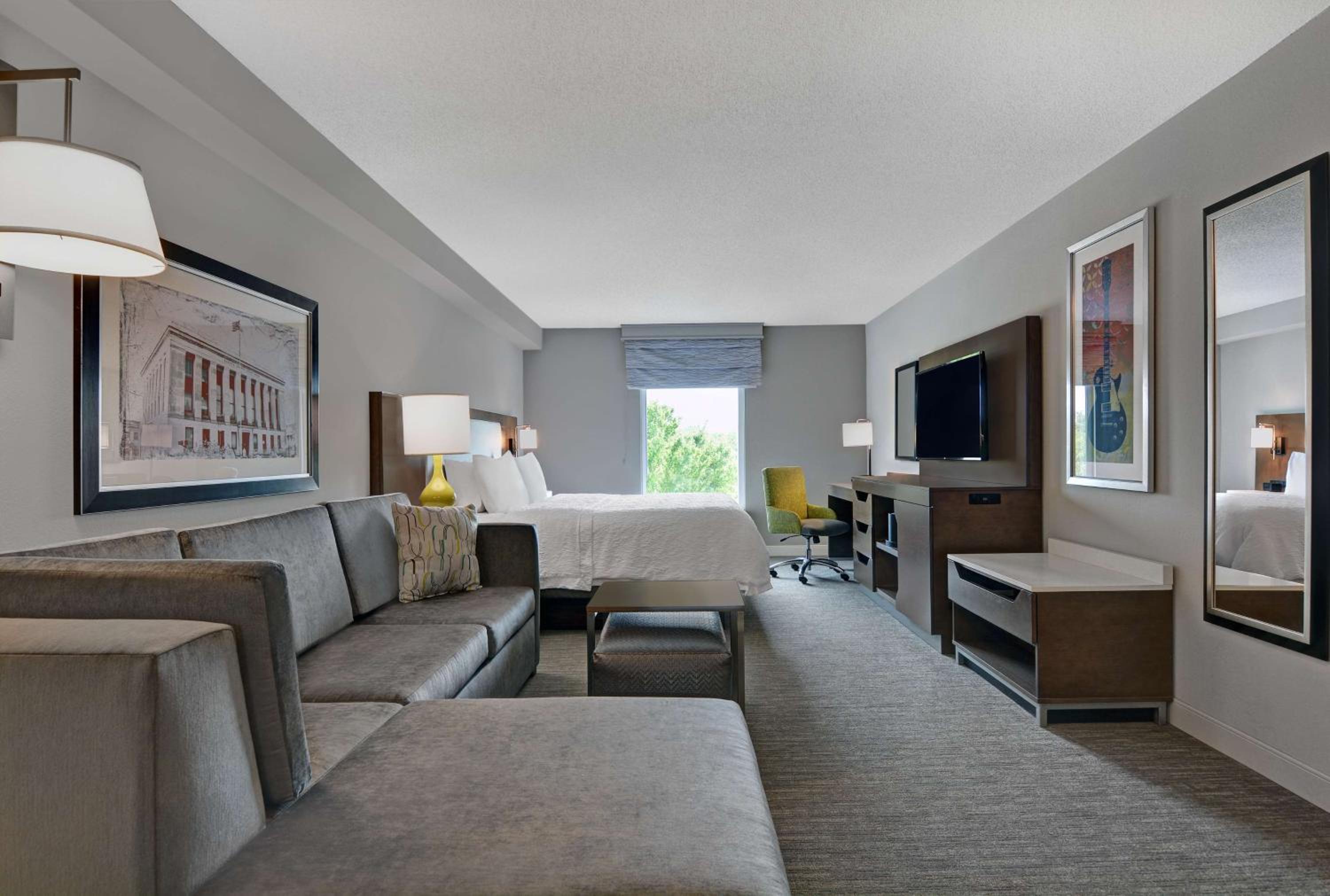 Deluxe King Room photo 2