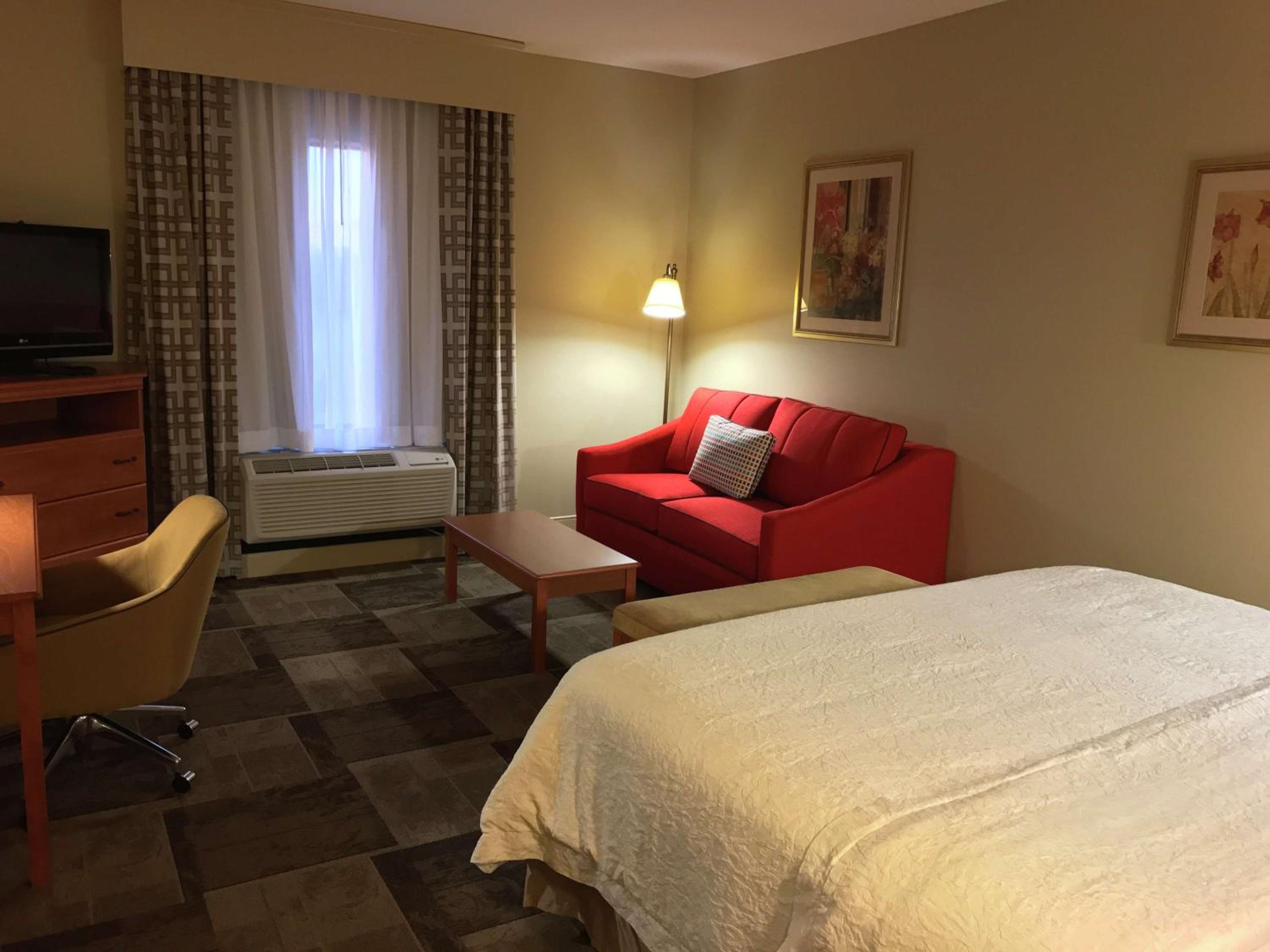 King Room with Sofa Bed and Study - Non-Smoking - Photo 1