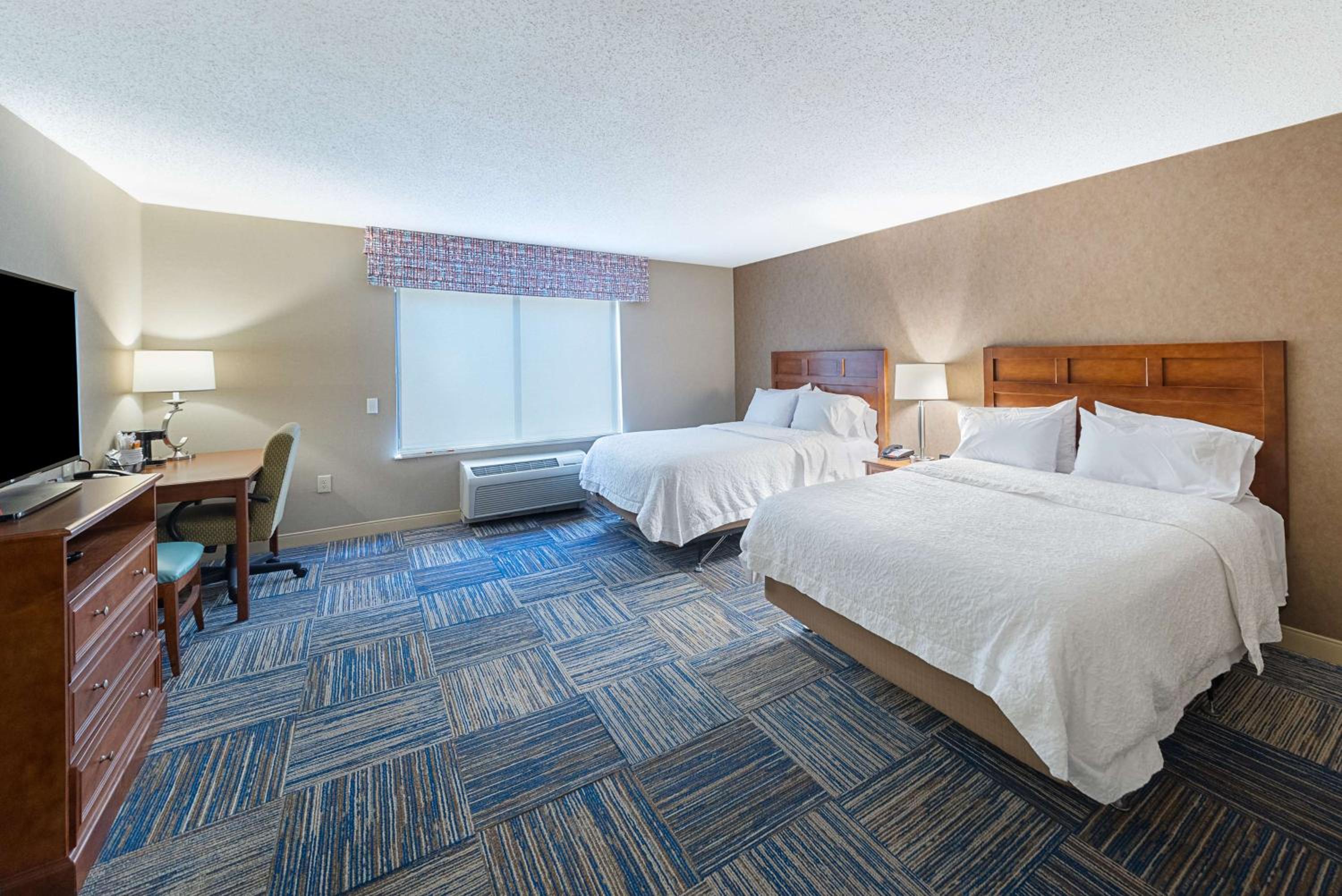 Queen Room with Two Queen Beds - Mobility and Hearing Access/Non-Smoking - Photo 6