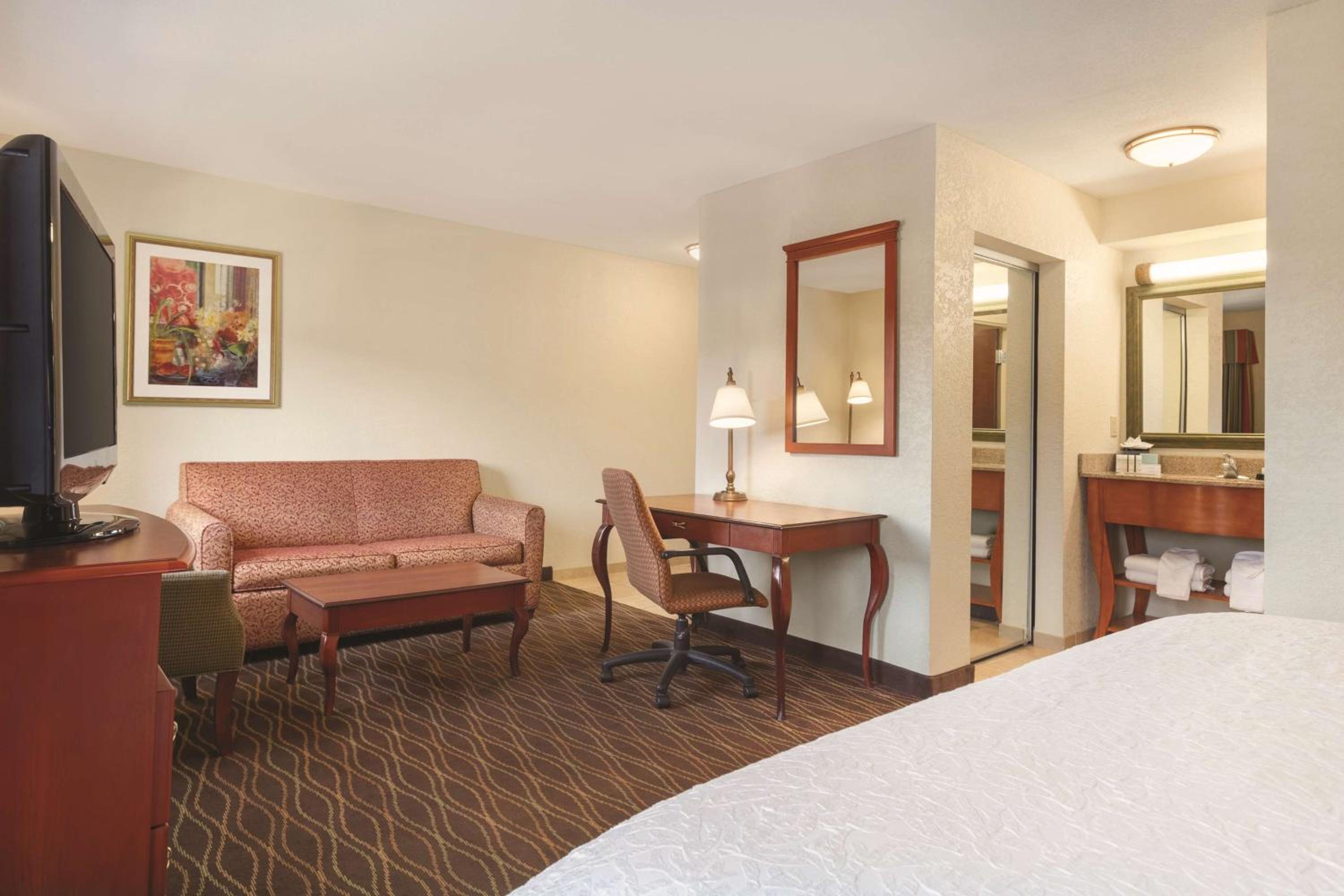 King Studio Suite - Non-Smoking - Photo 4
