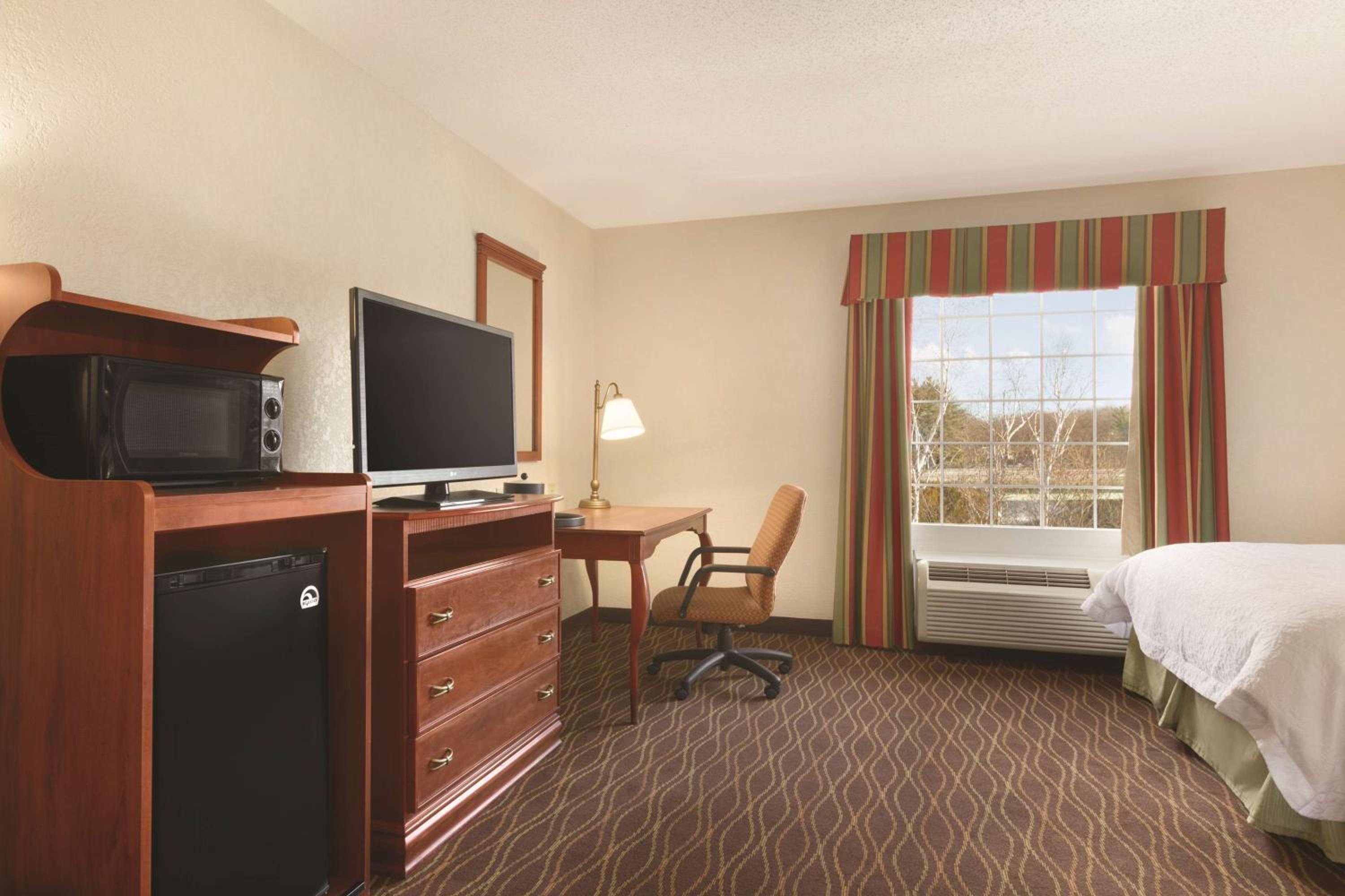 Queen Studio Suite with Two Queen Beds - Mobility Access/Non-Smoking - Photo 1