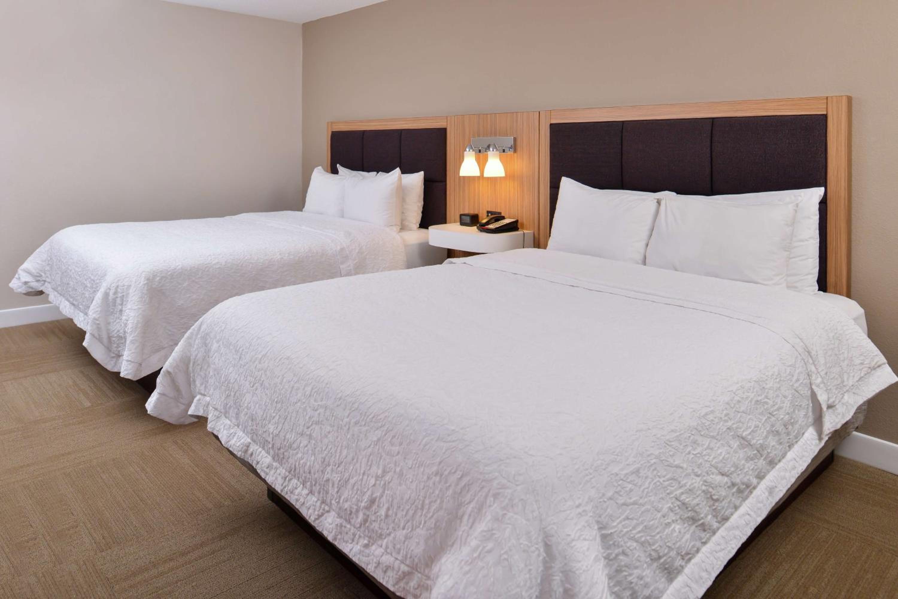 Room with Two Queen Beds - Non-Smoking - Photo 1