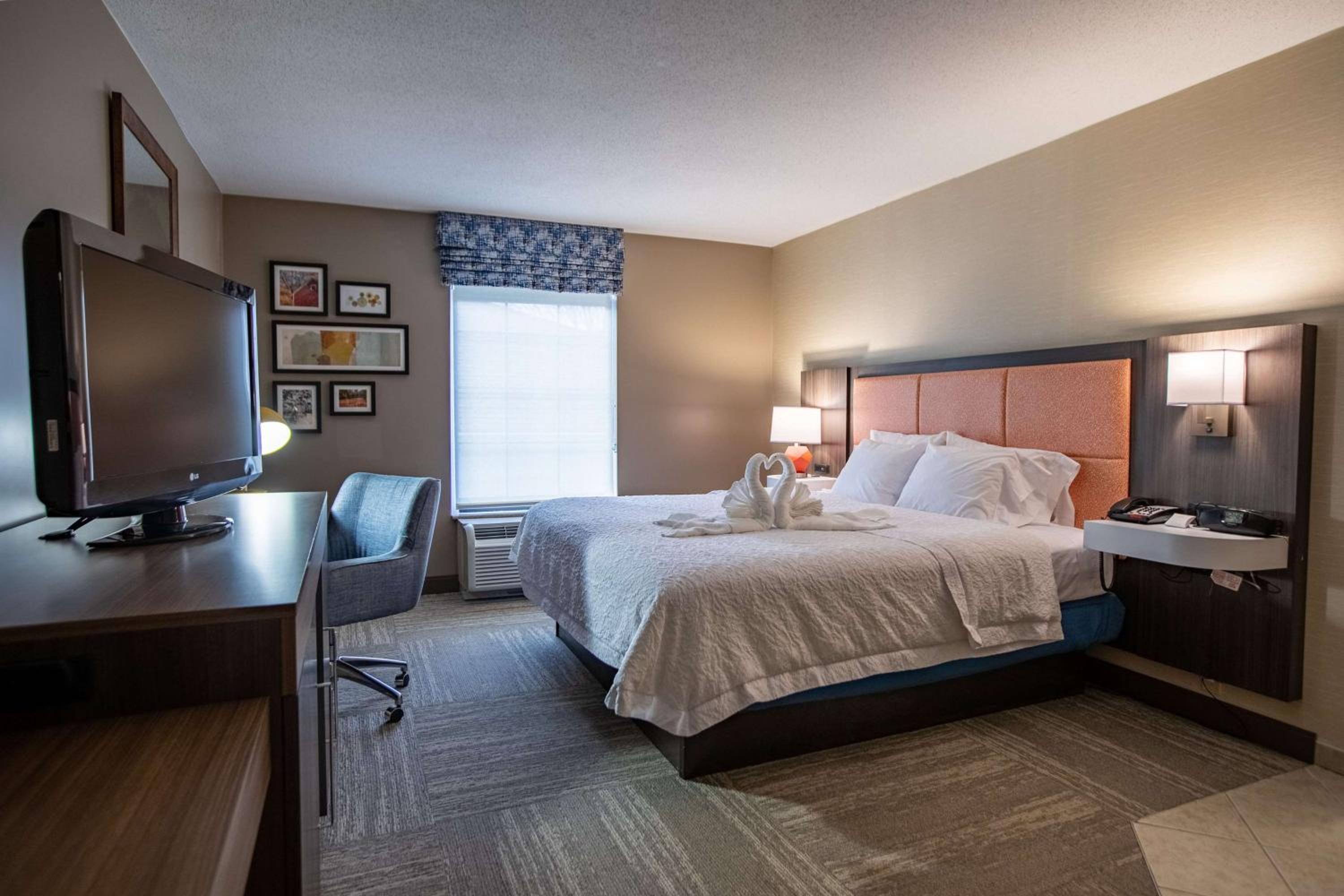 King Room with Spa Bath - Photo 2