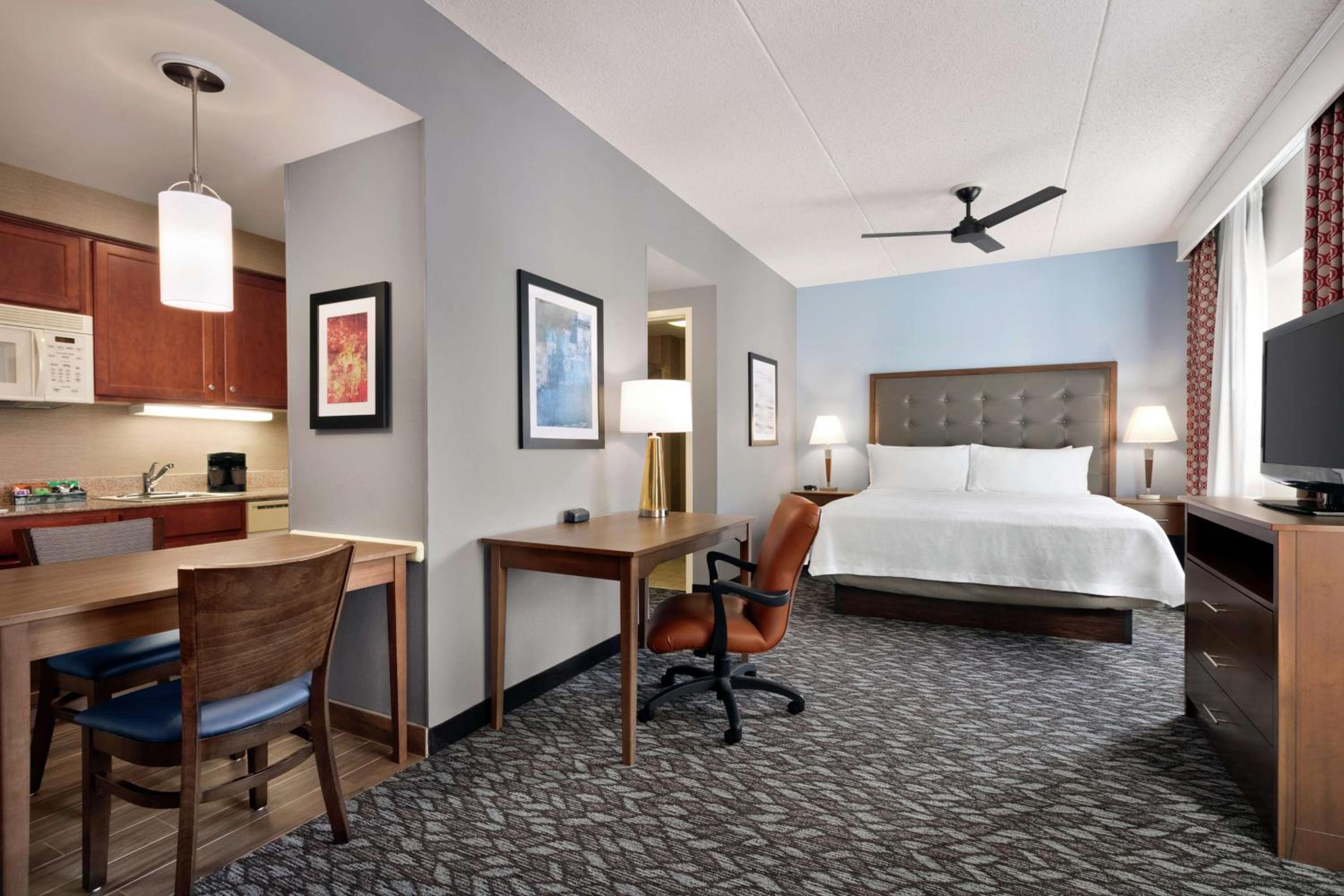 King Studio Suite - Non-Smoking - Photo 2