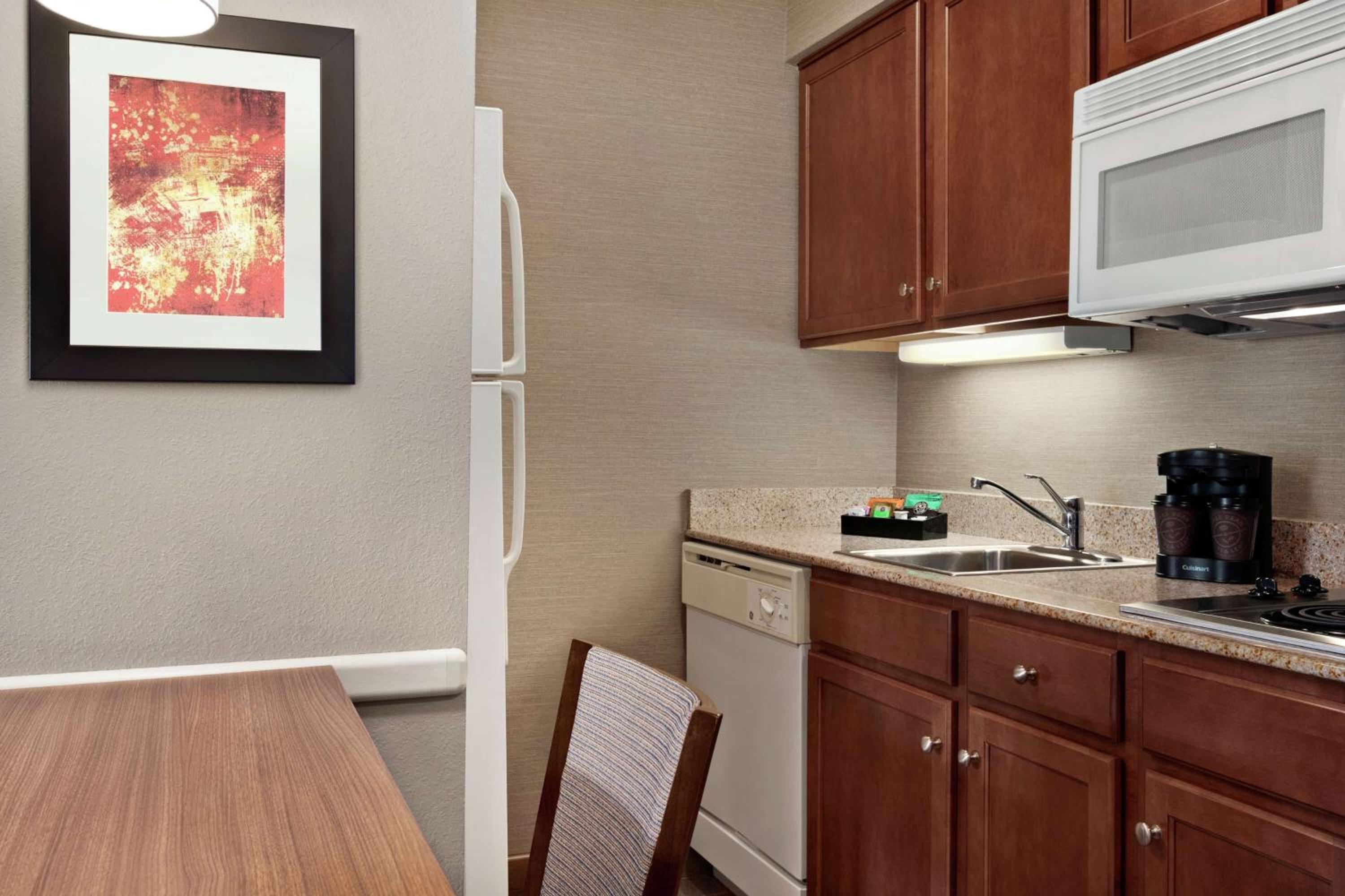 One-Bedroom King Suite - Non-Smoking - Photo 4