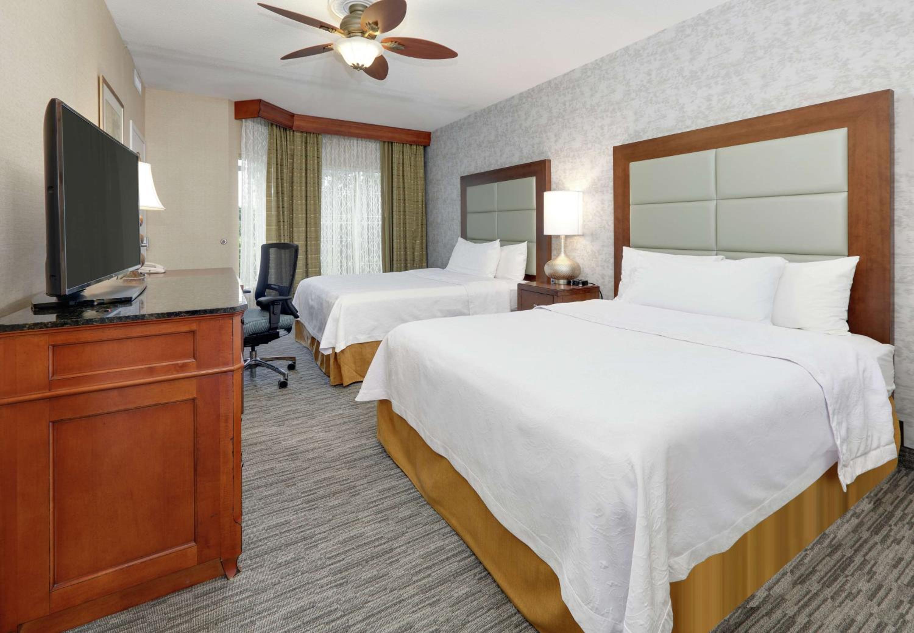 Two-Bedroom Suite - Photo 8