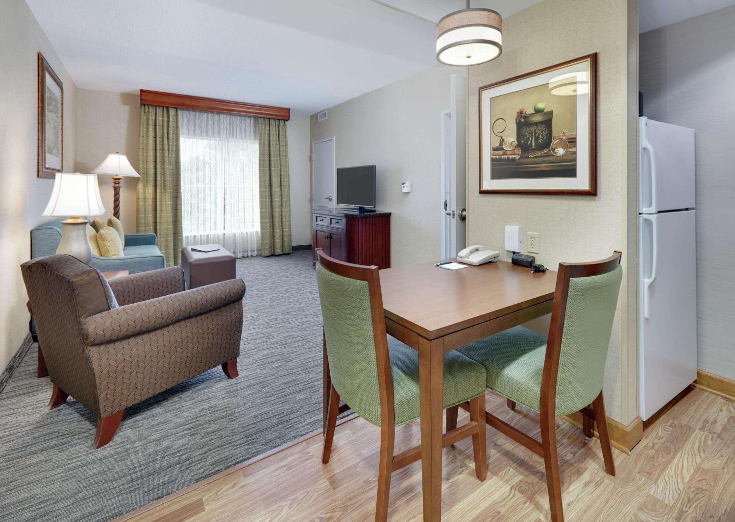 One-Bedroom King Suite - Non-Smoking - Photo 4