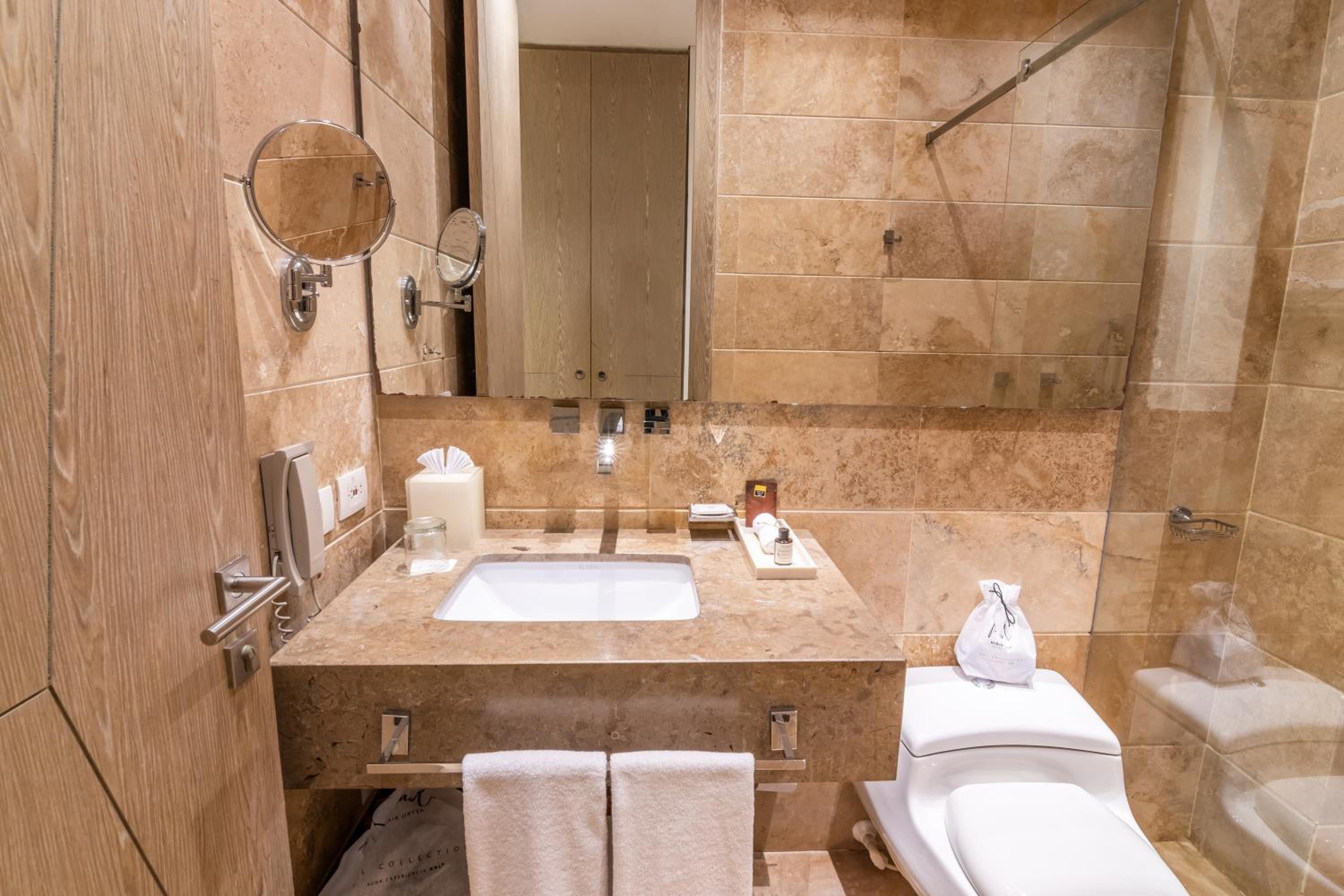Double or Twin Room photo 3