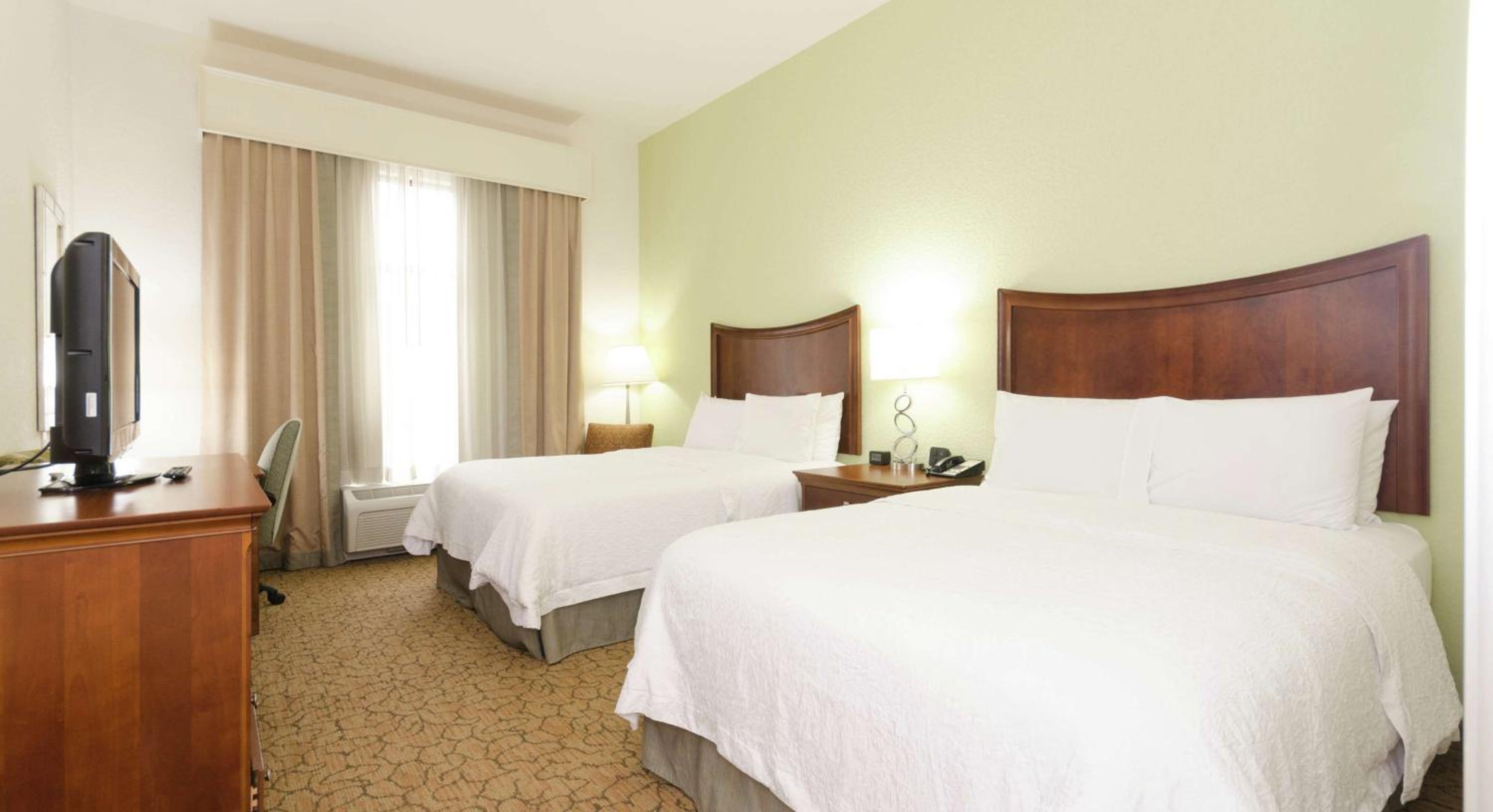 Room with Two Queen Beds - Non-Smoking - Photo 1