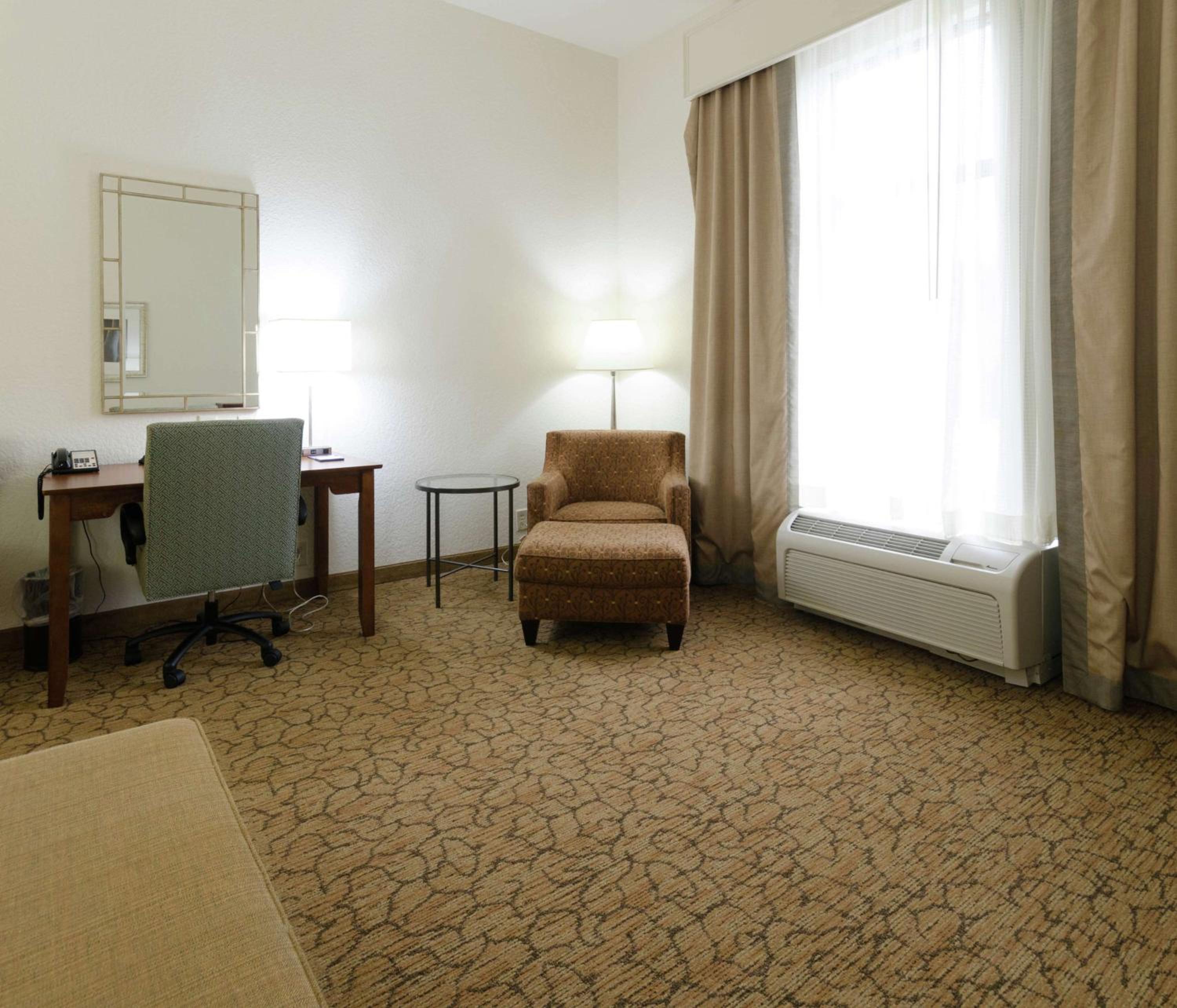King Room with King Bed - Non-Smoking - Photo 1