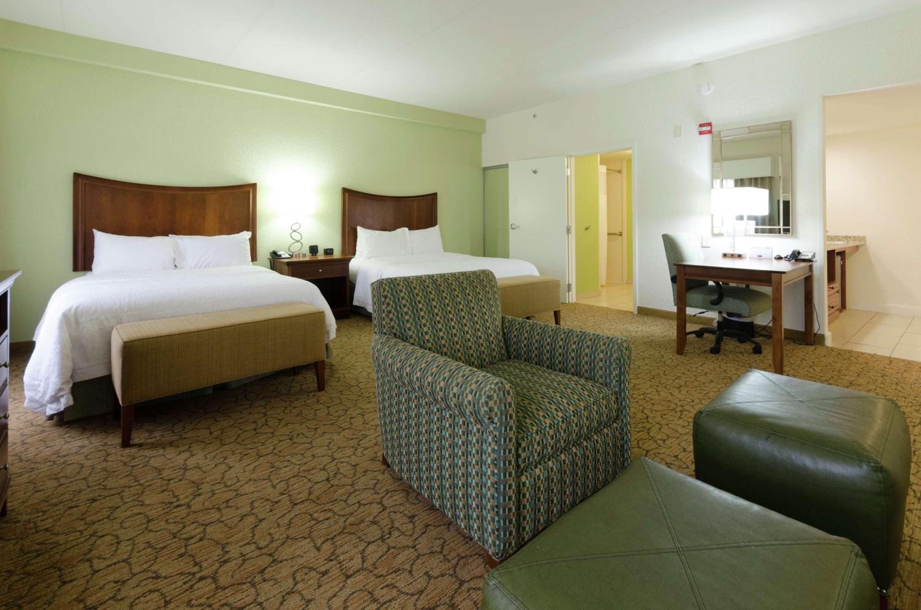 Studio Suite with Two Queen Beds and Kitchenette - Non-Smoking - Photo 5