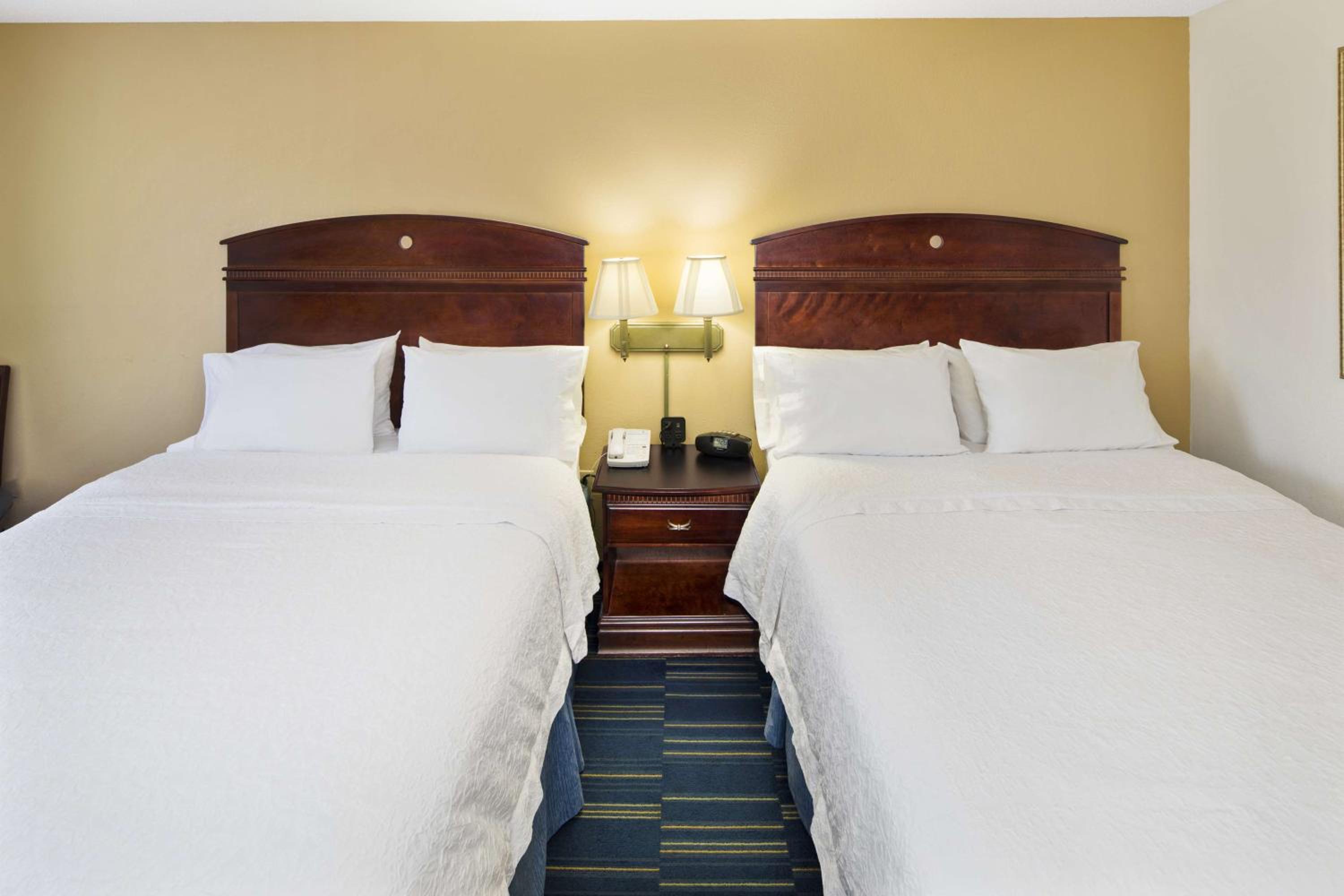 Room with Two Queen Beds - Non-Smoking - Photo 1