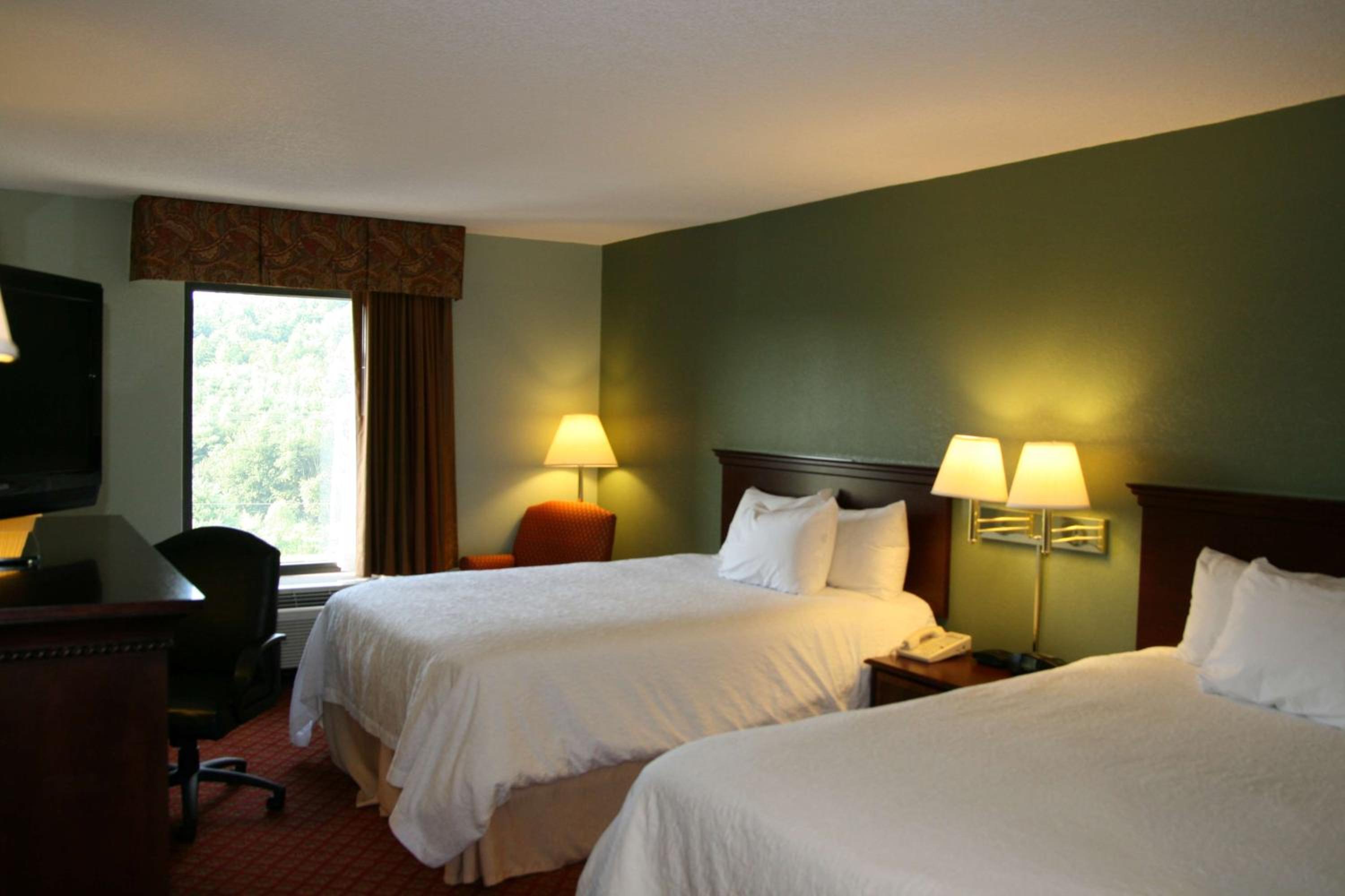 Room with Two Queen Beds - Non-Smoking - Photo 1