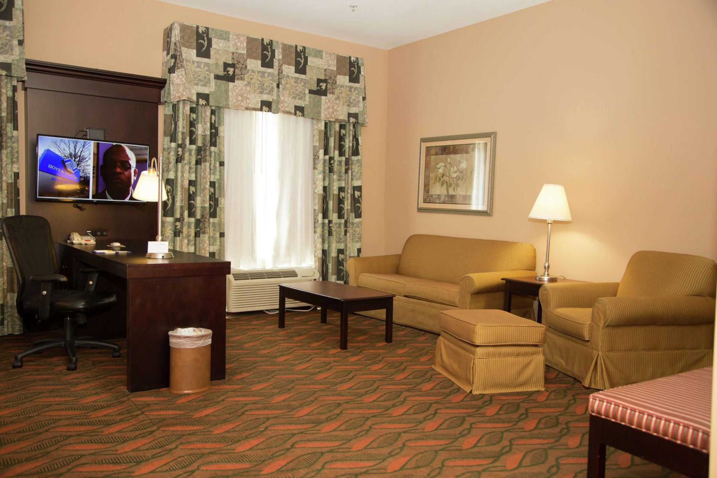 King Studio Suite with Sofa Bed - Non-Smoking - Photo 7