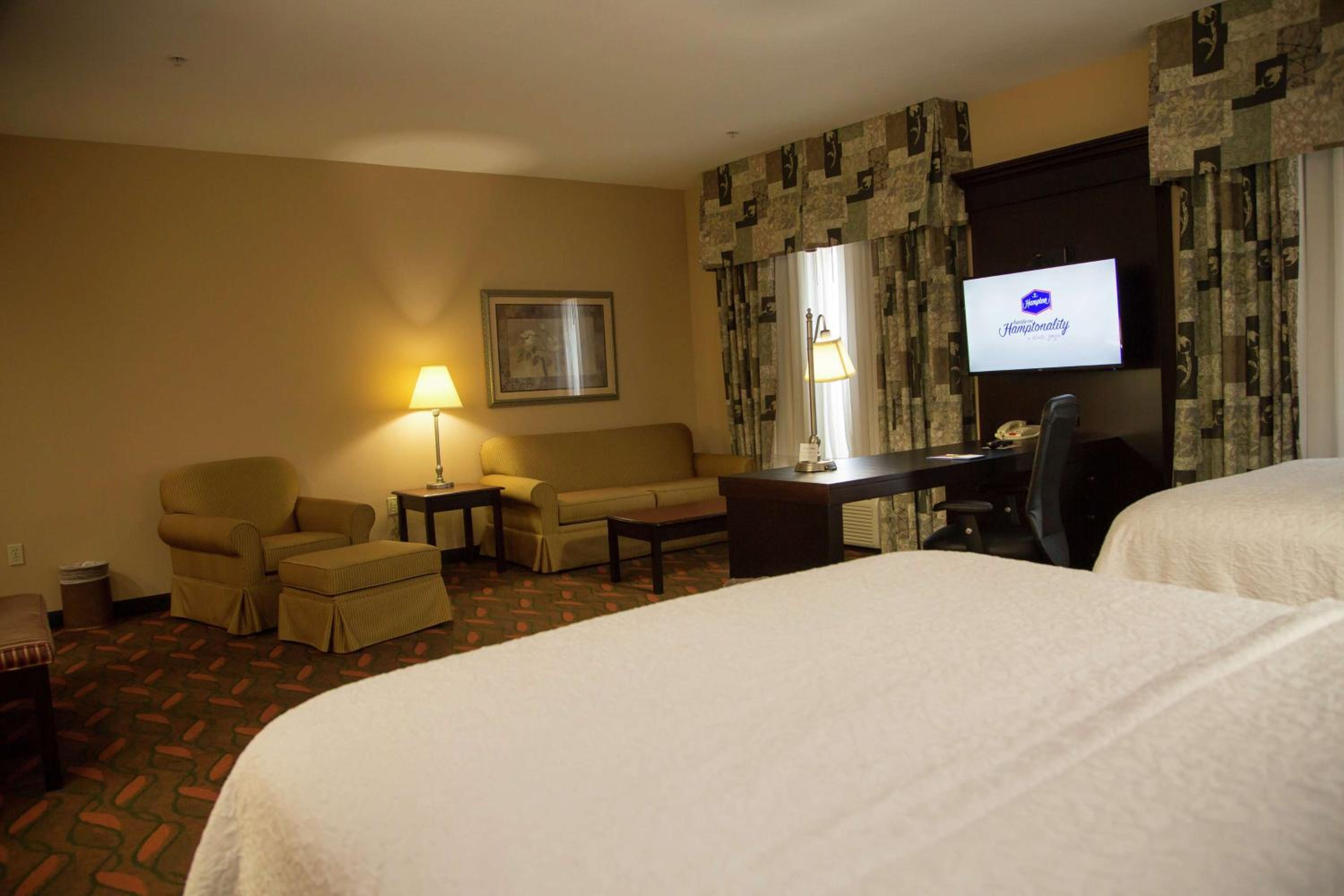 Studio Suite with Two Queen Beds and Sofa Bed - Non-Smoking - Photo 6