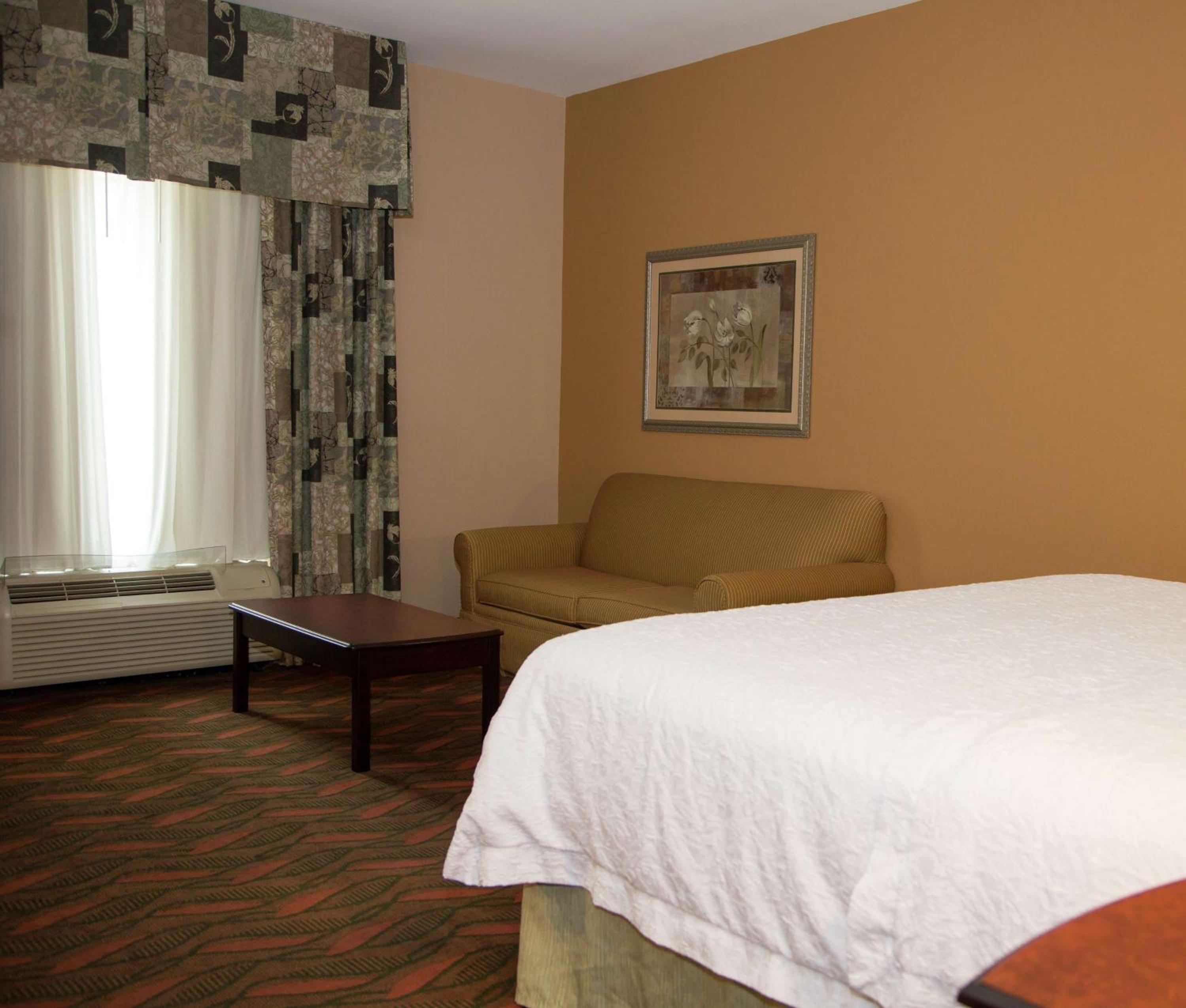 King Room with Sofa Bed and Study - Non-Smoking - Photo 1